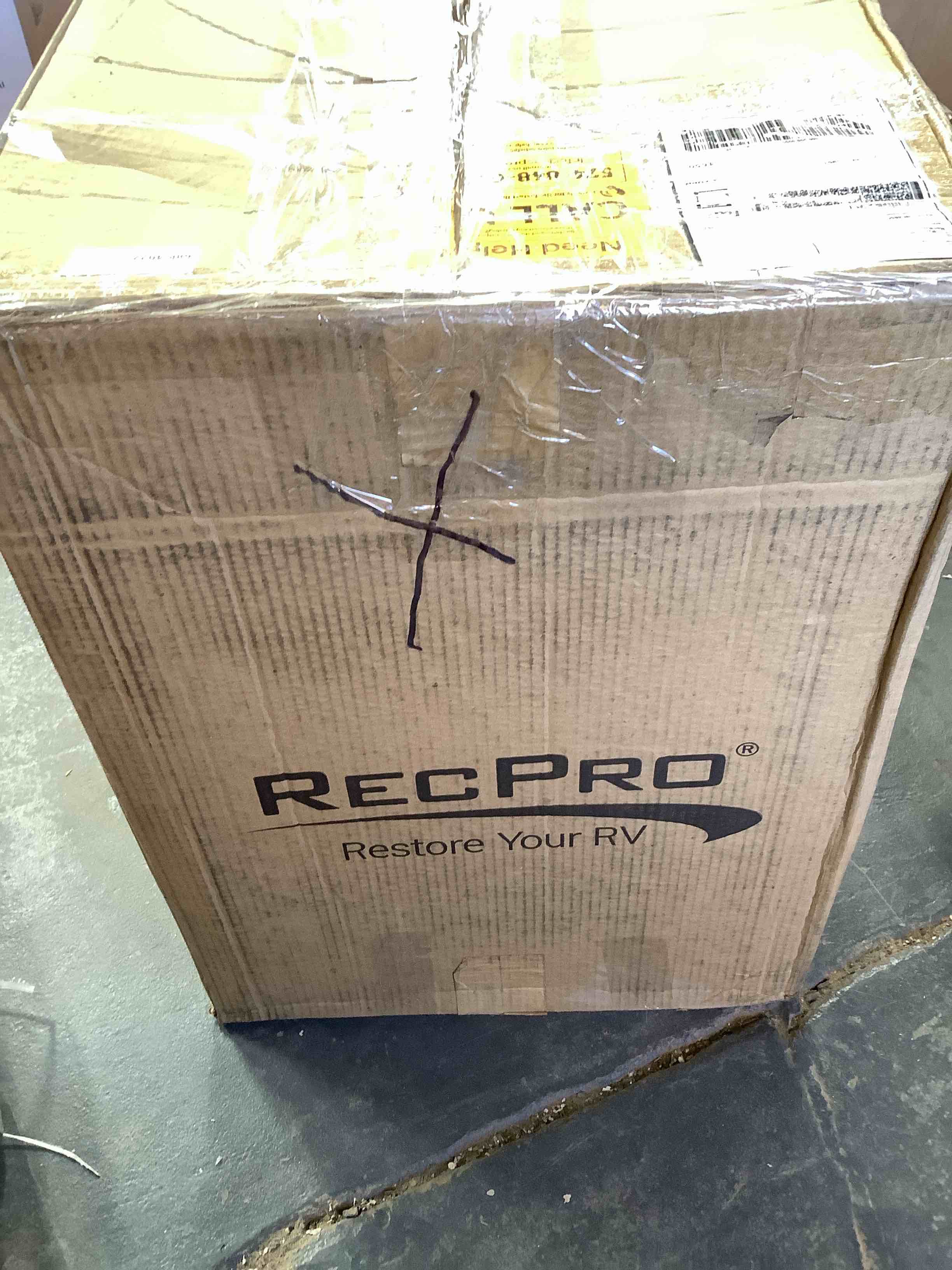 Condition photo showing Good Condition for RecPro microwave with trim kit