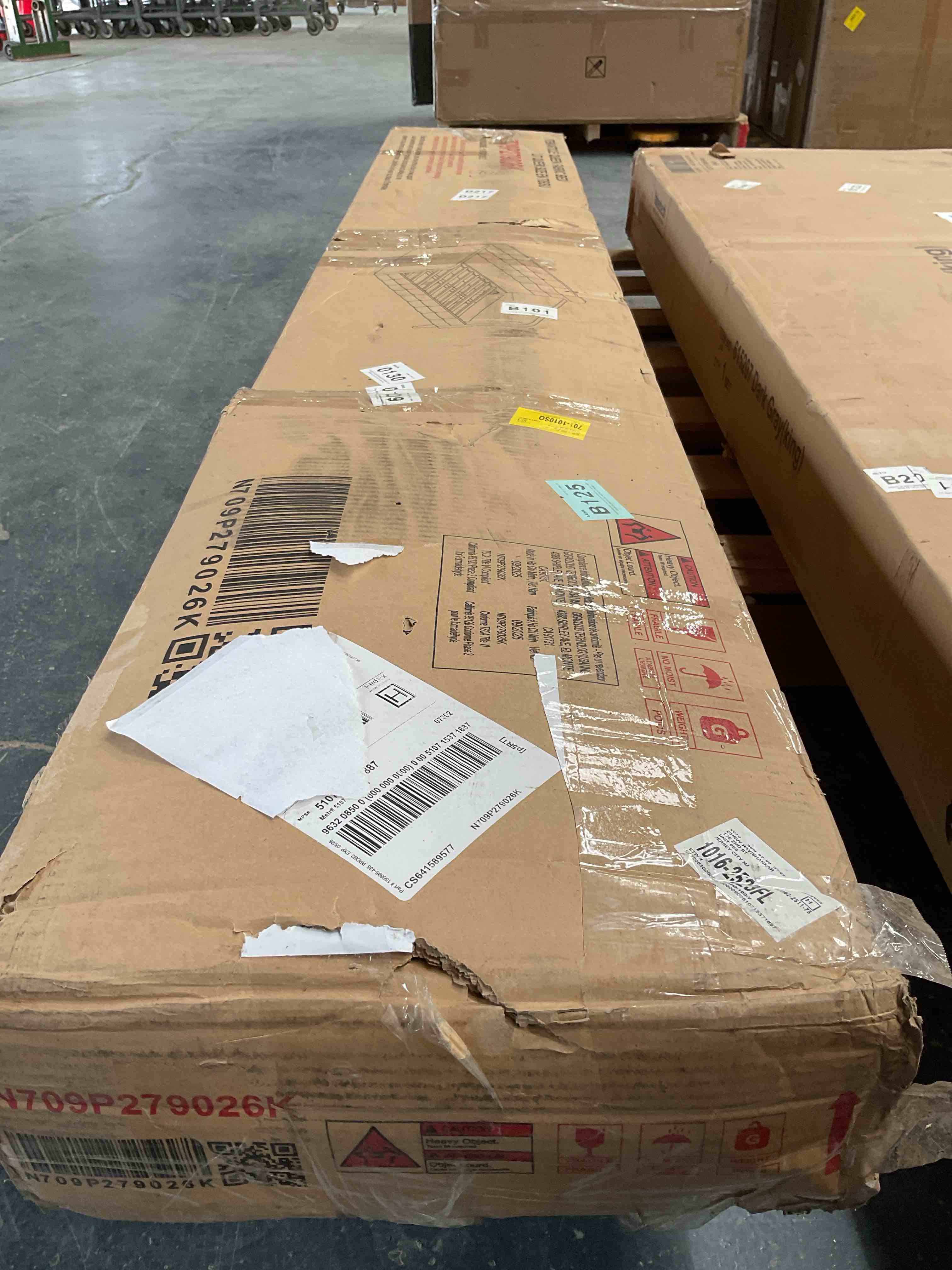 (“INCOMPLETE Box 1 Only”)Queen Size Upholstered Daybed with Linen Fabric and Wood Frame