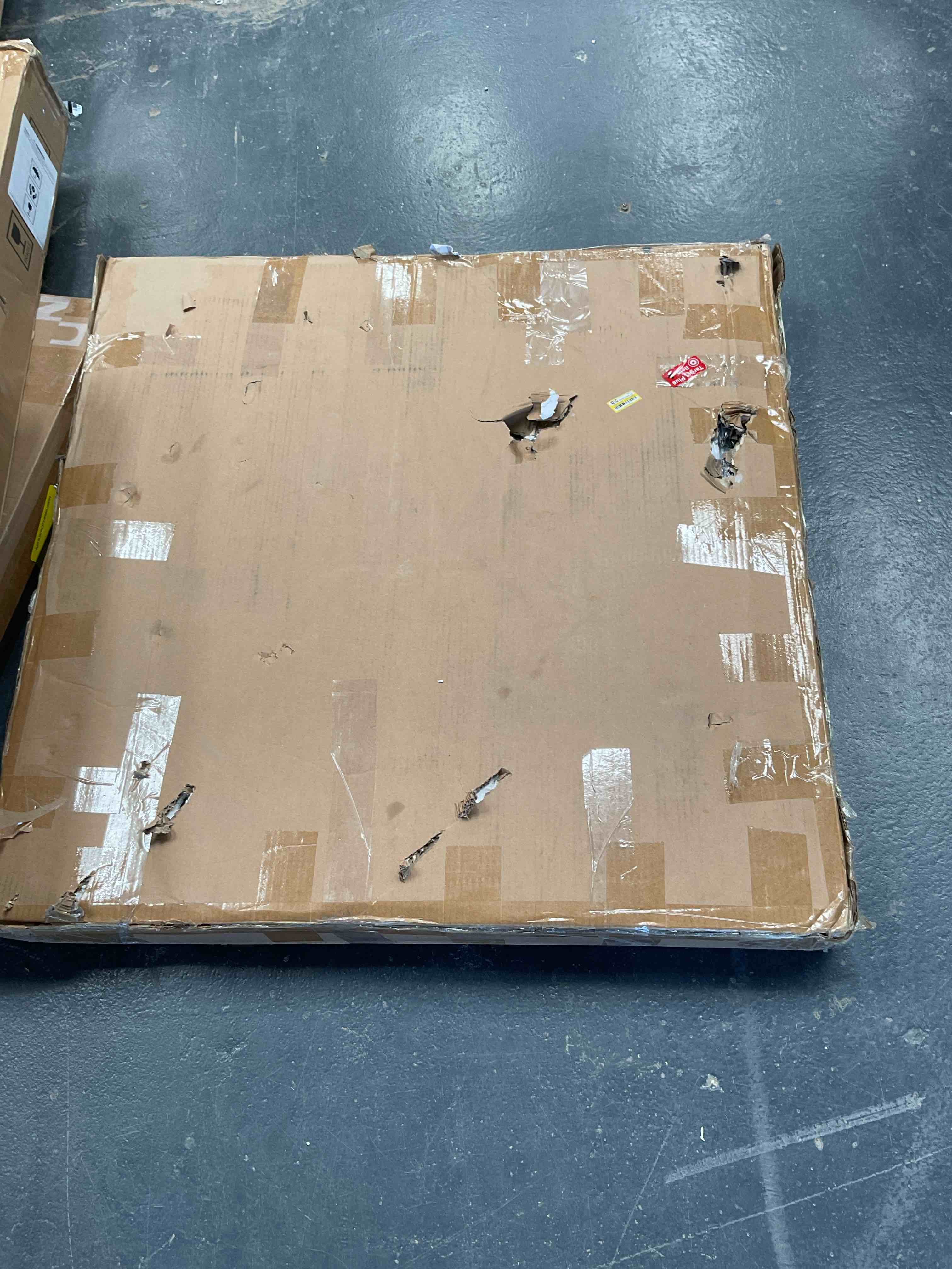 Condition photo showing Good Condition for hooseng boho livingroom table