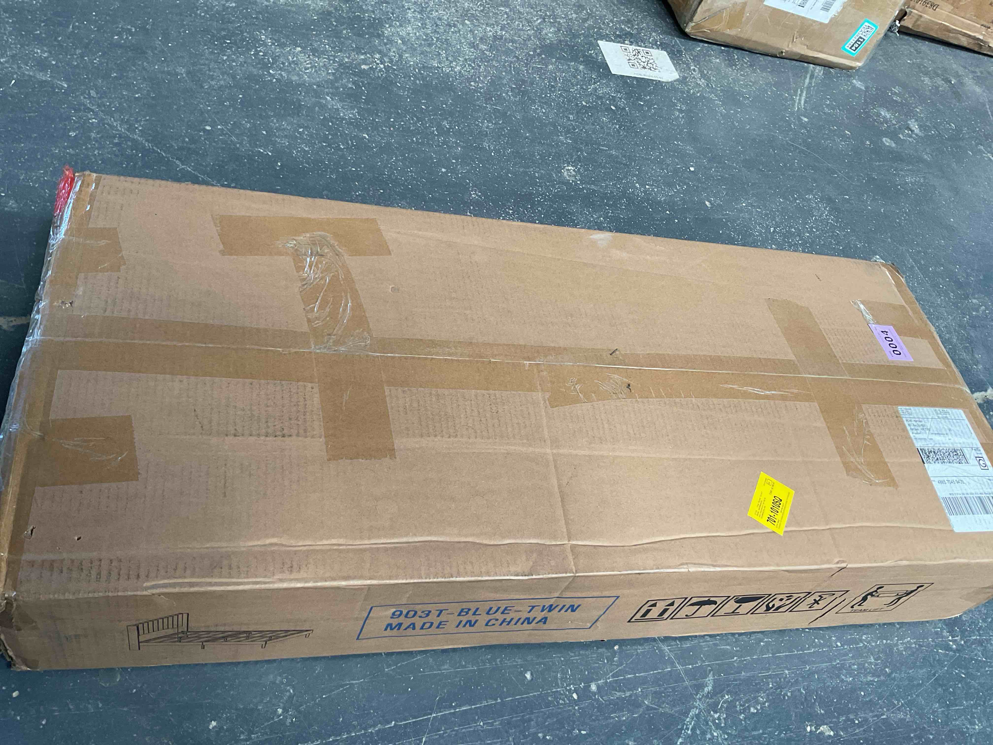 Condition photo showing Good Condition for blue twin bed