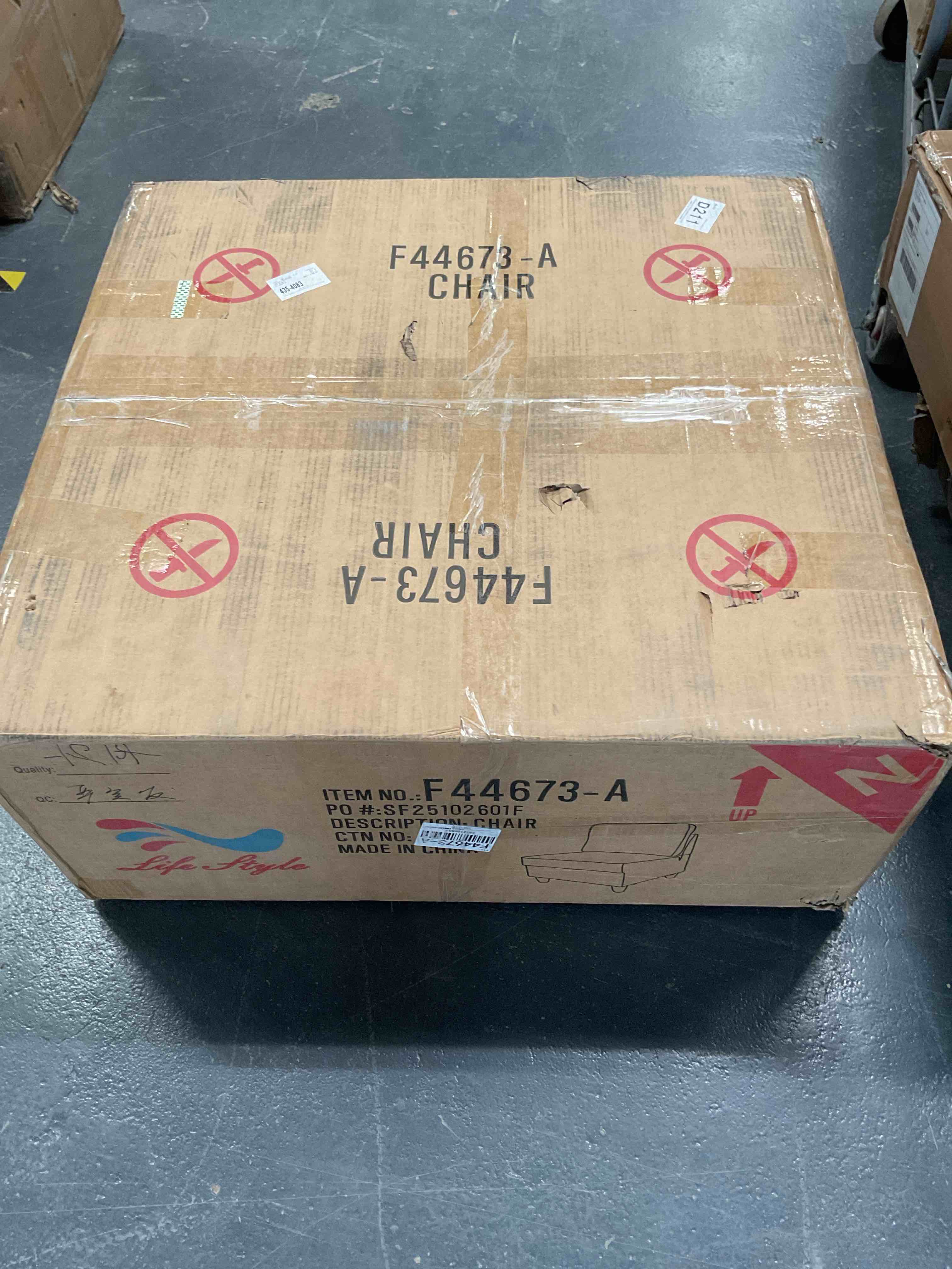Condition photo showing Good Condition for chair