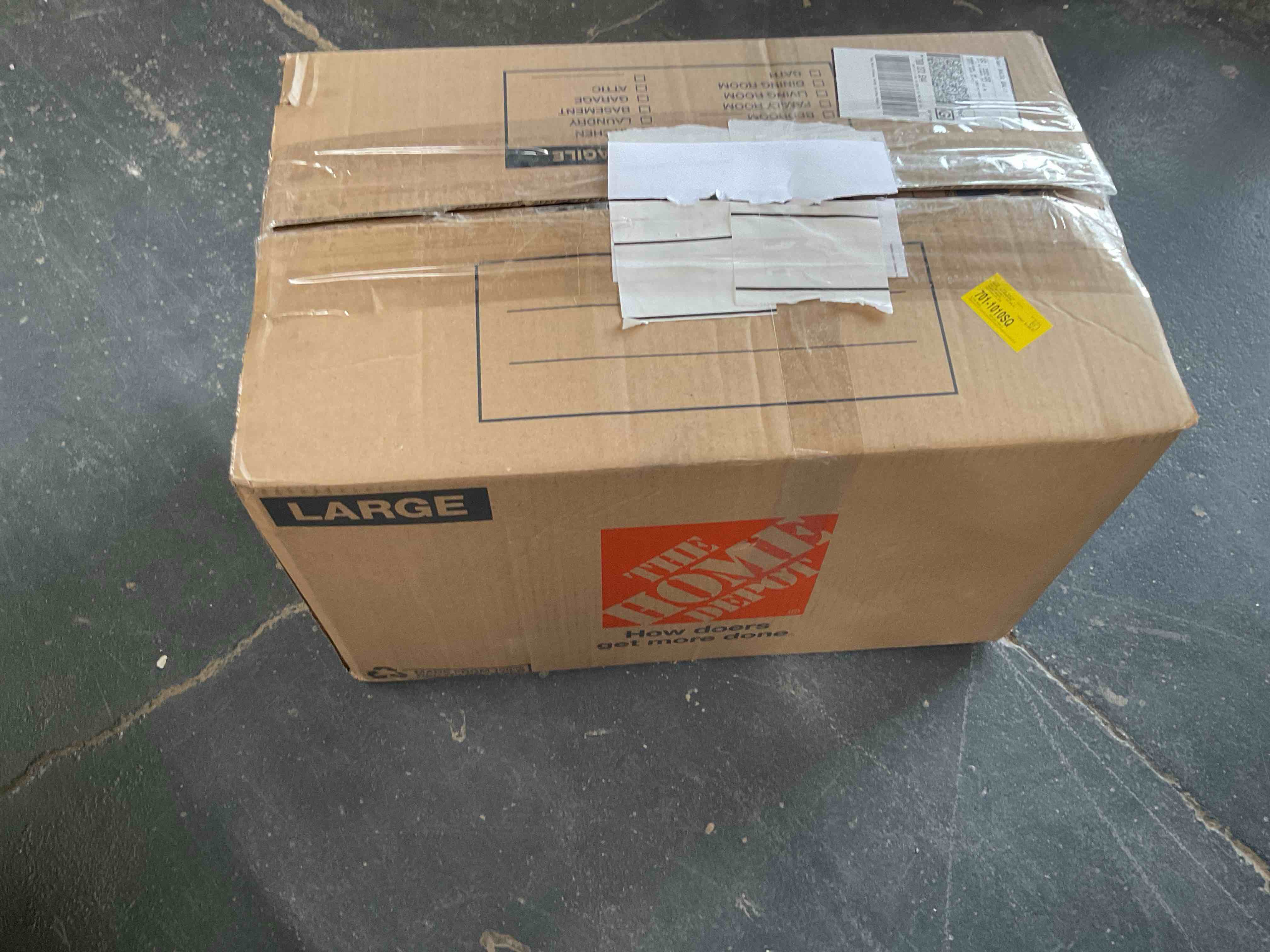 Condition photo showing Good Condition for blue longe cushion