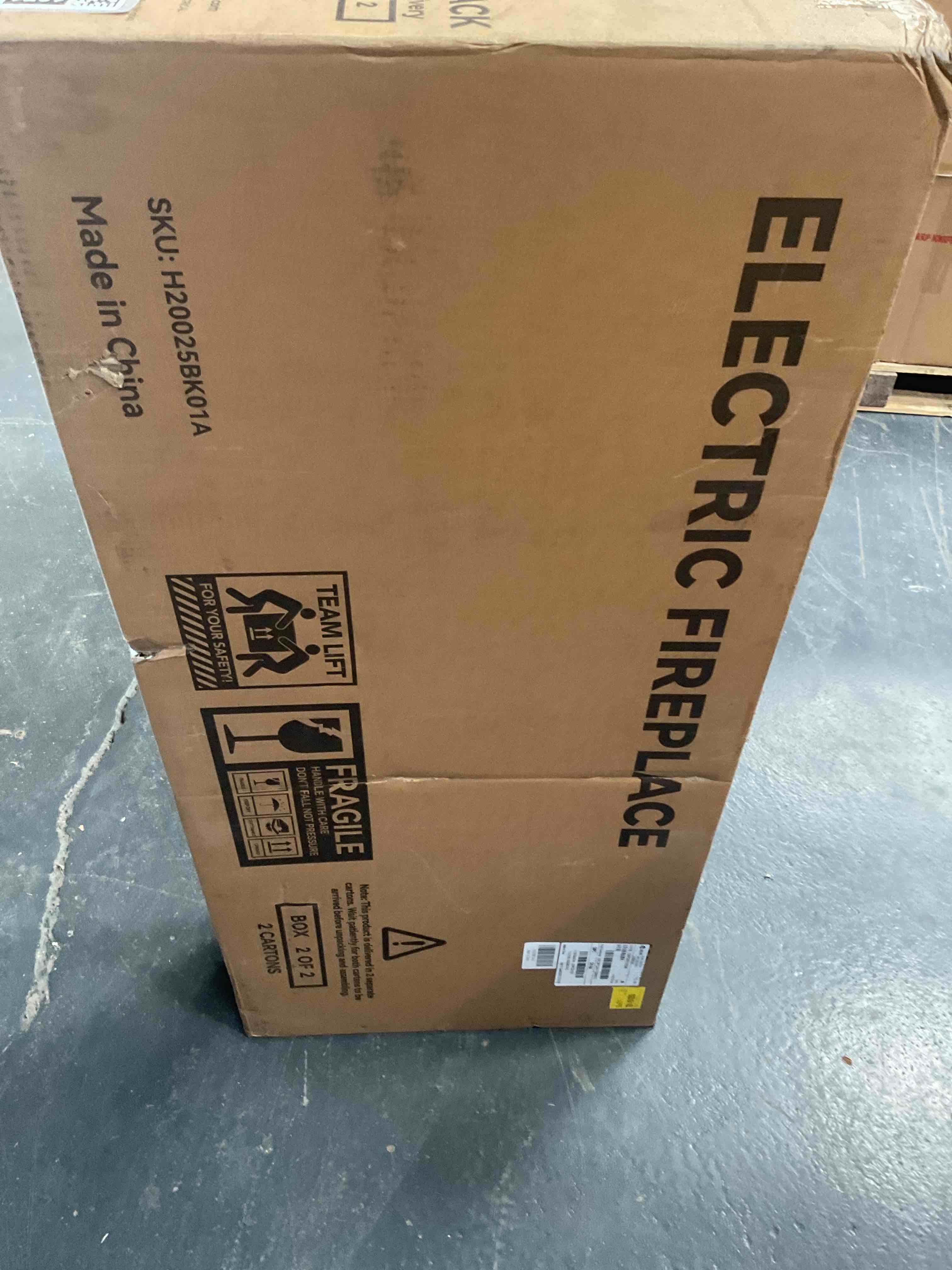 Condition photo showing Good Condition for electric fireplace
