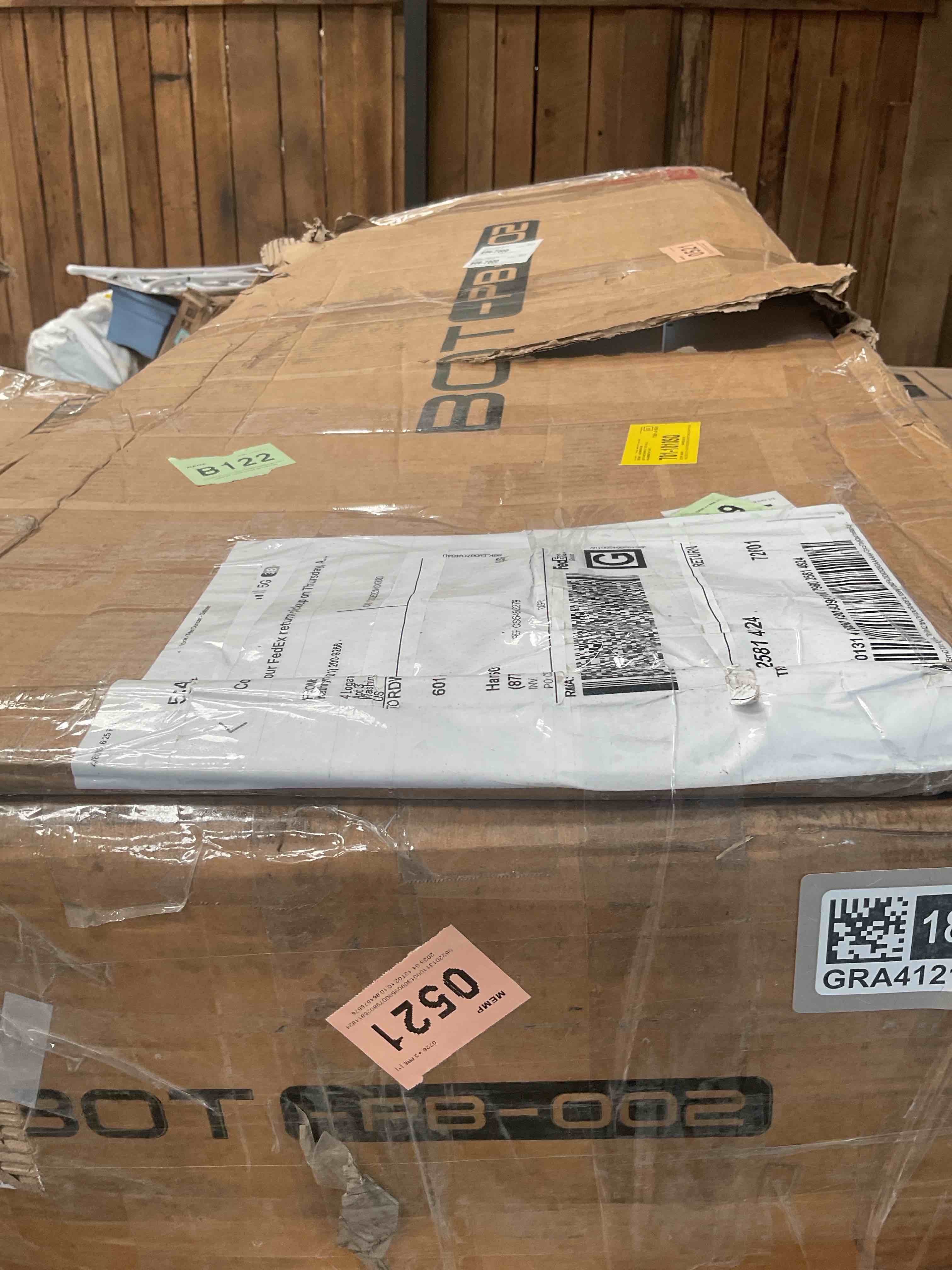 Condition photo showing Good Condition for white shelf