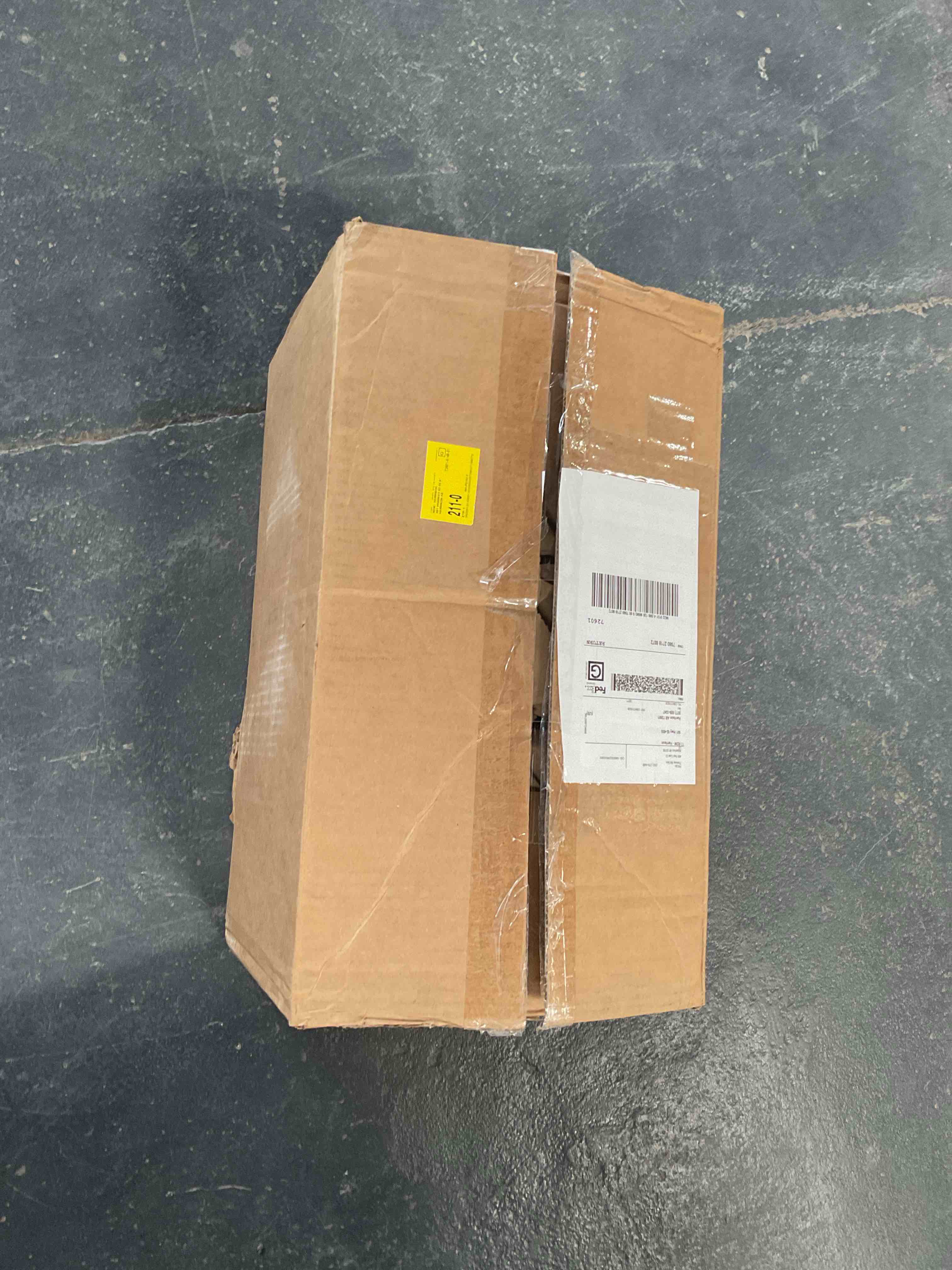 Condition photo showing Good Condition for hanging wood frames