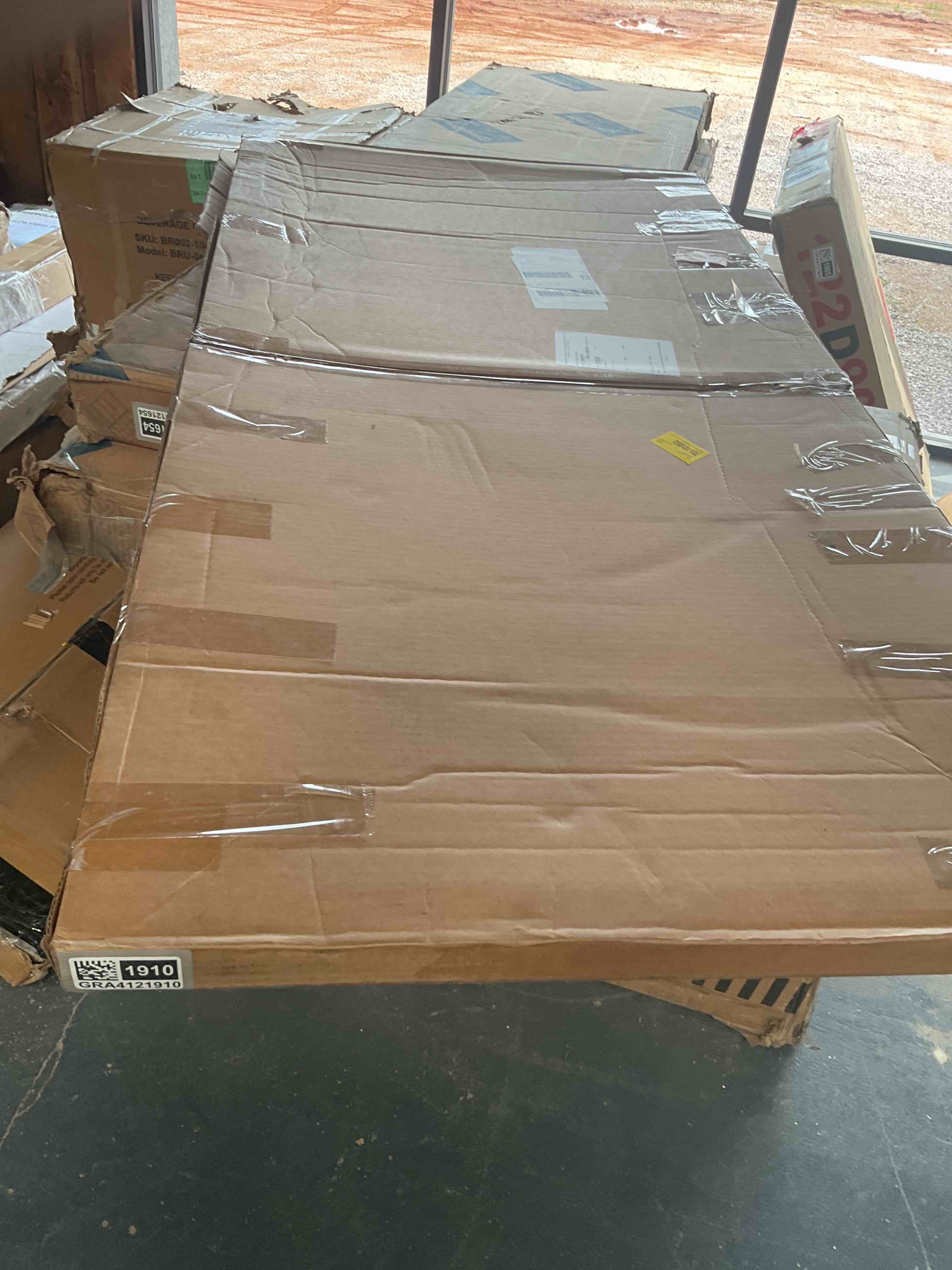 Condition photo showing Good Condition for simplistic painting