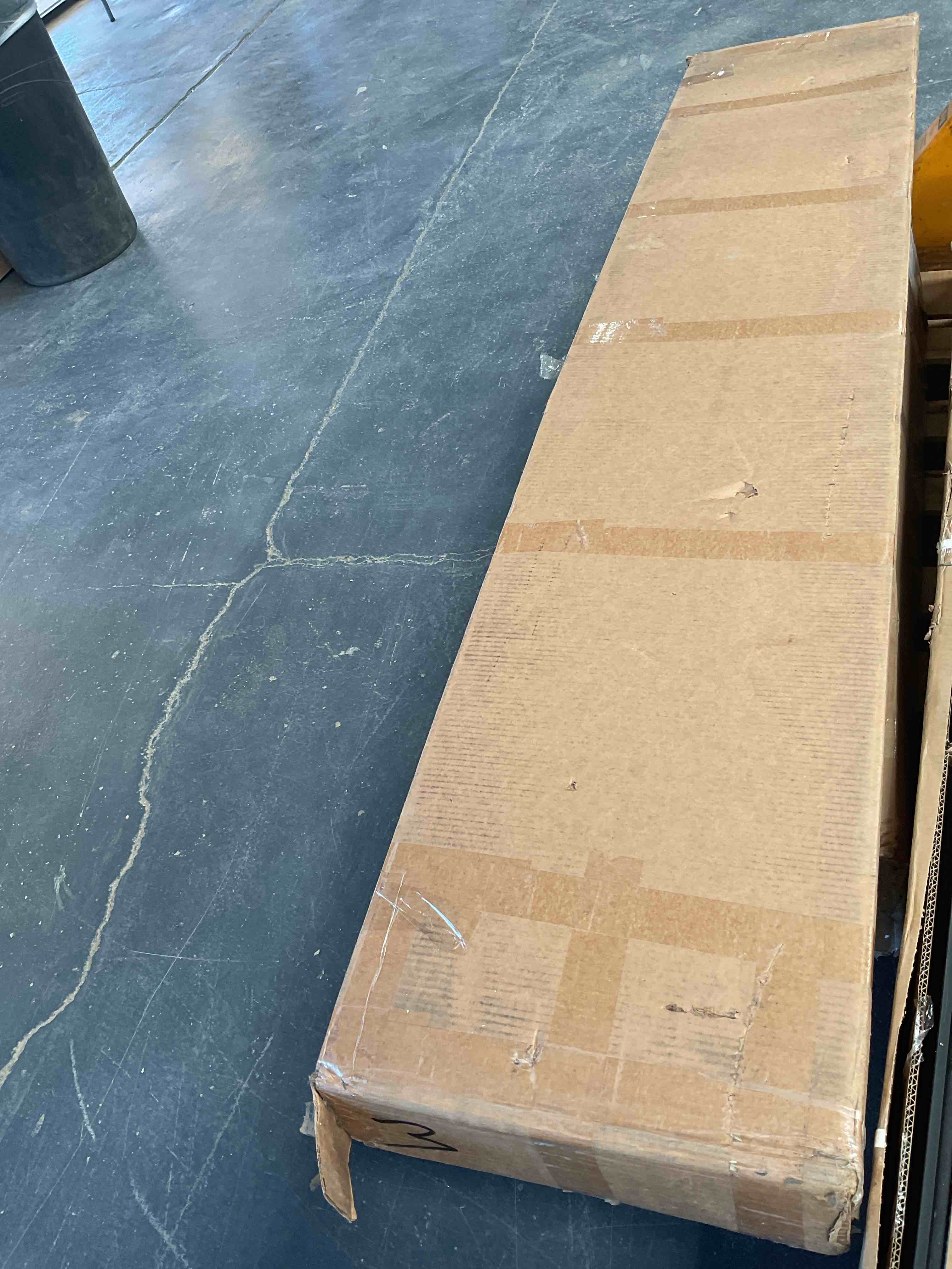 Condition photo showing Good Condition for folding door