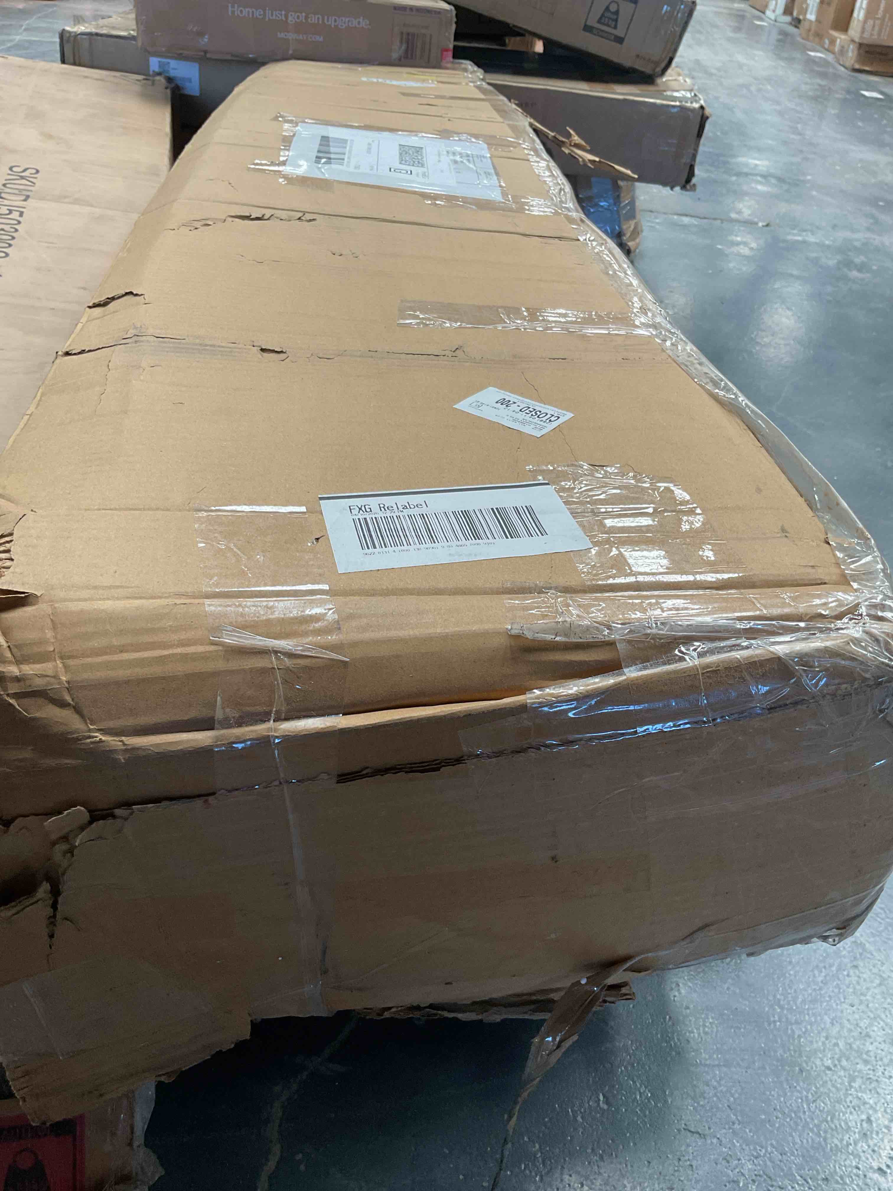 Condition photo showing Good Condition for black shelf