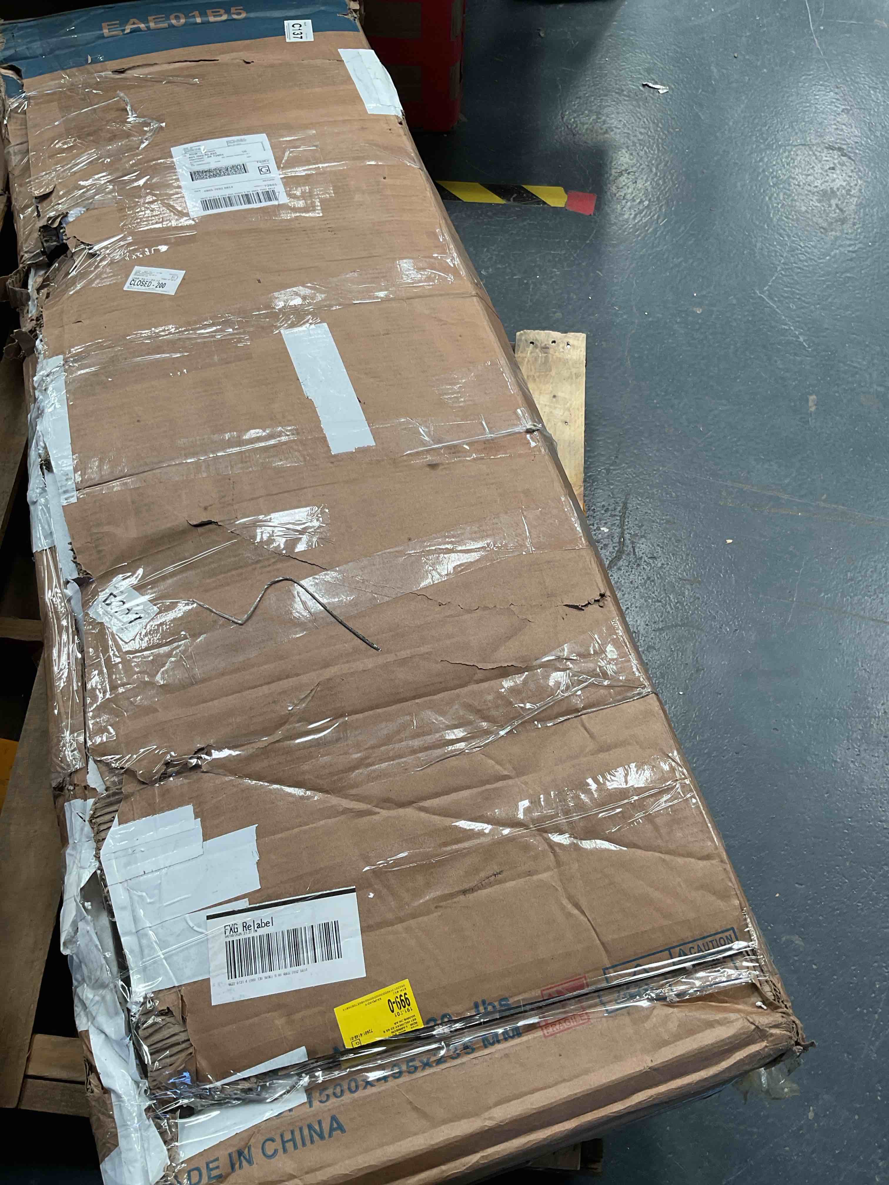 Condition photo showing Good Condition for yellow marble counter shelf