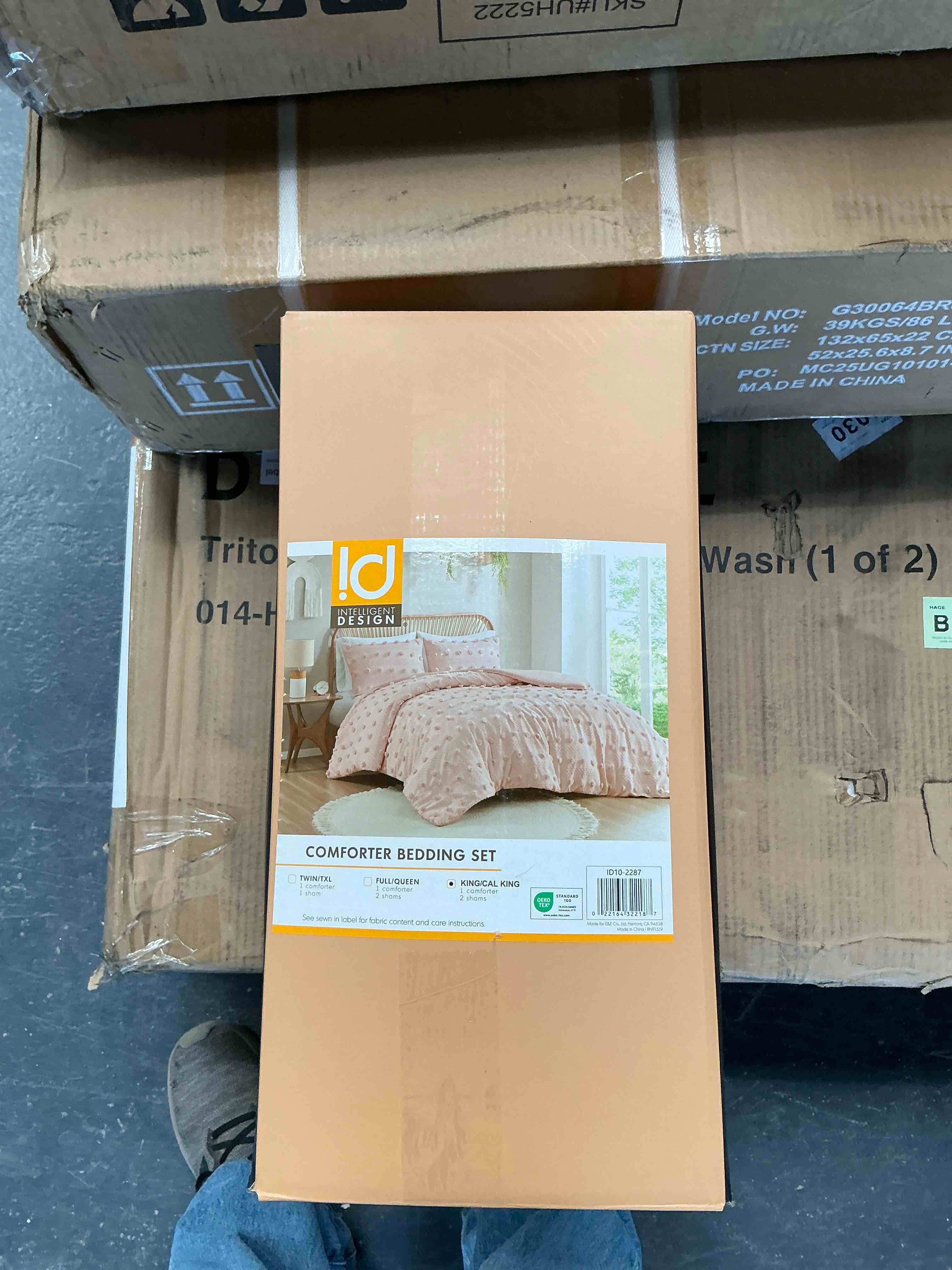Condition photo showing Good Condition for pink lucy clip jacquard comforter set king