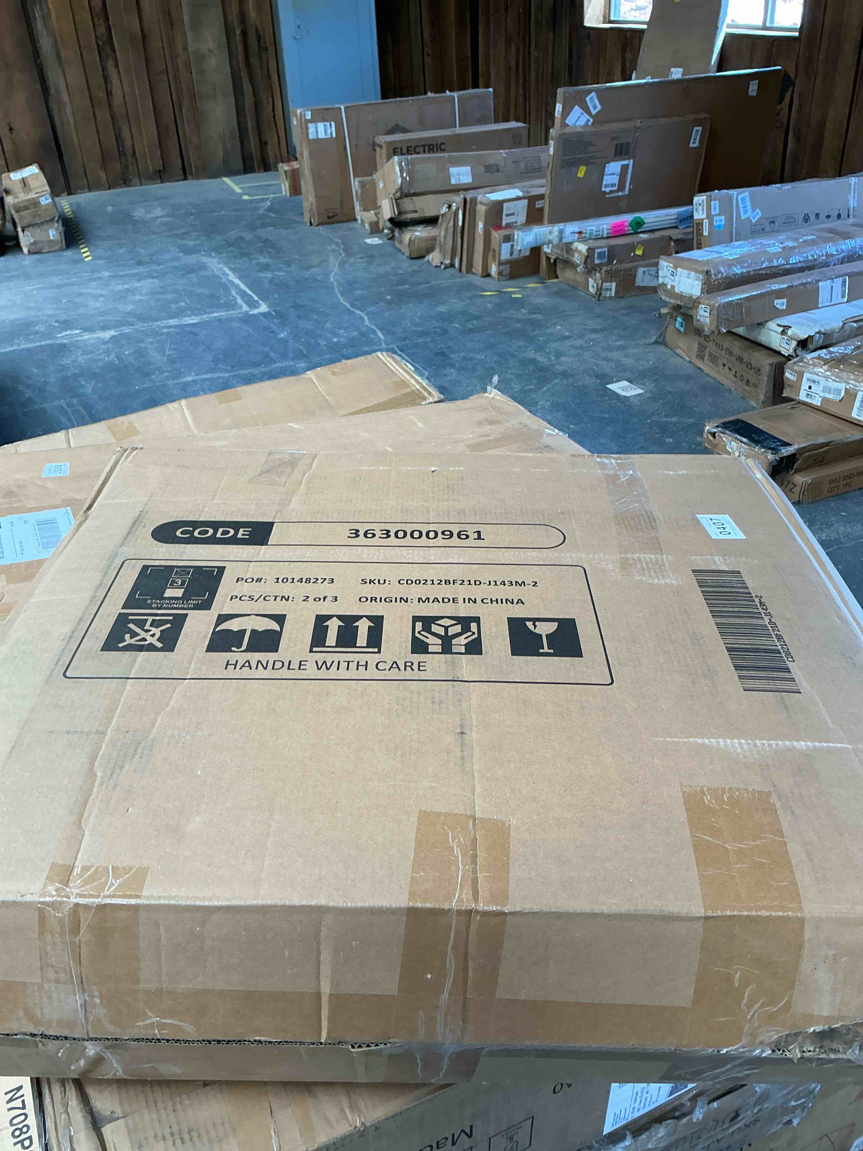 Condition photo showing Good Condition for large power lift recliner chair with heat massage