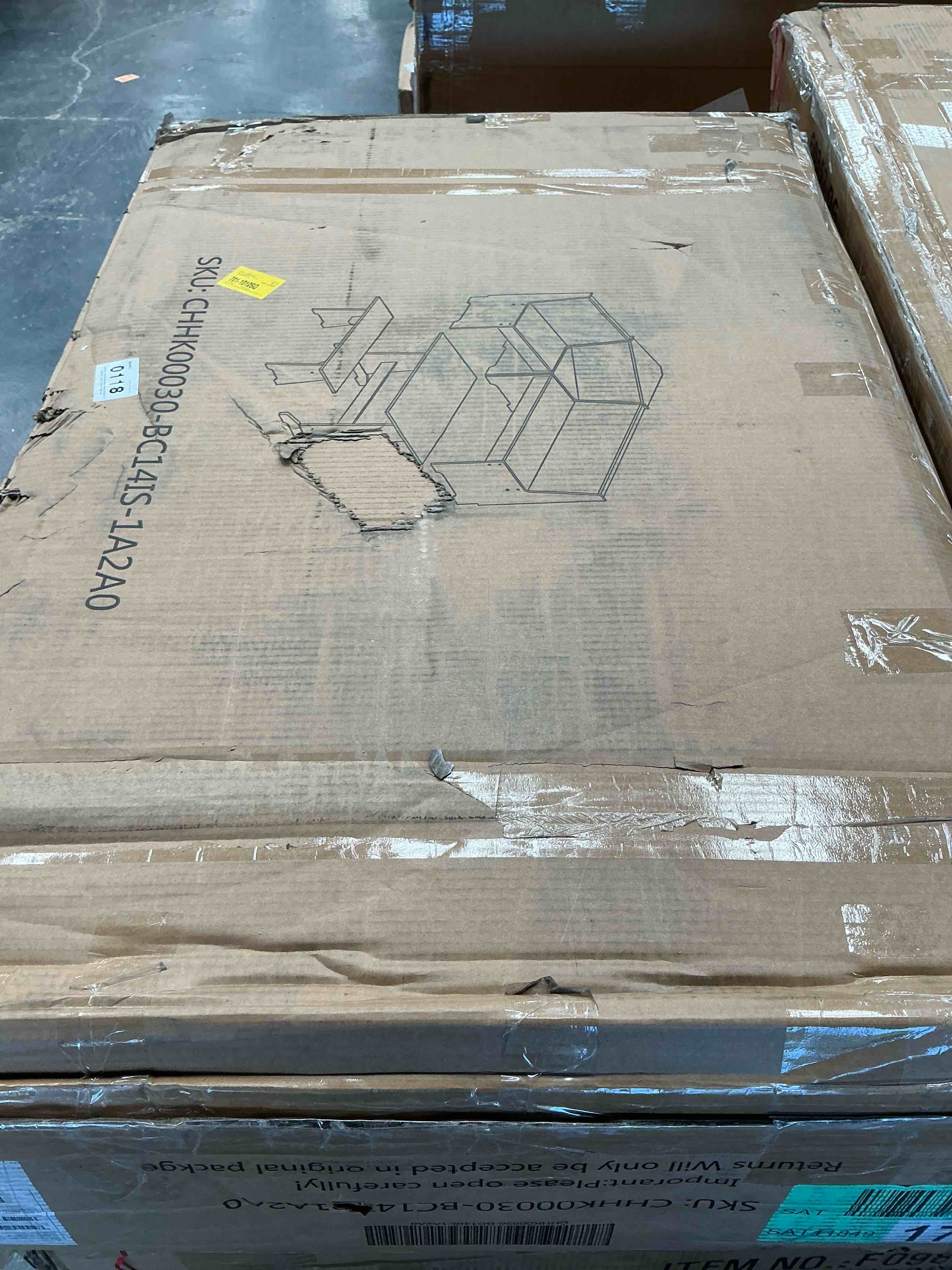 Condition photo showing Good Condition for breakfast nook table with corner bench