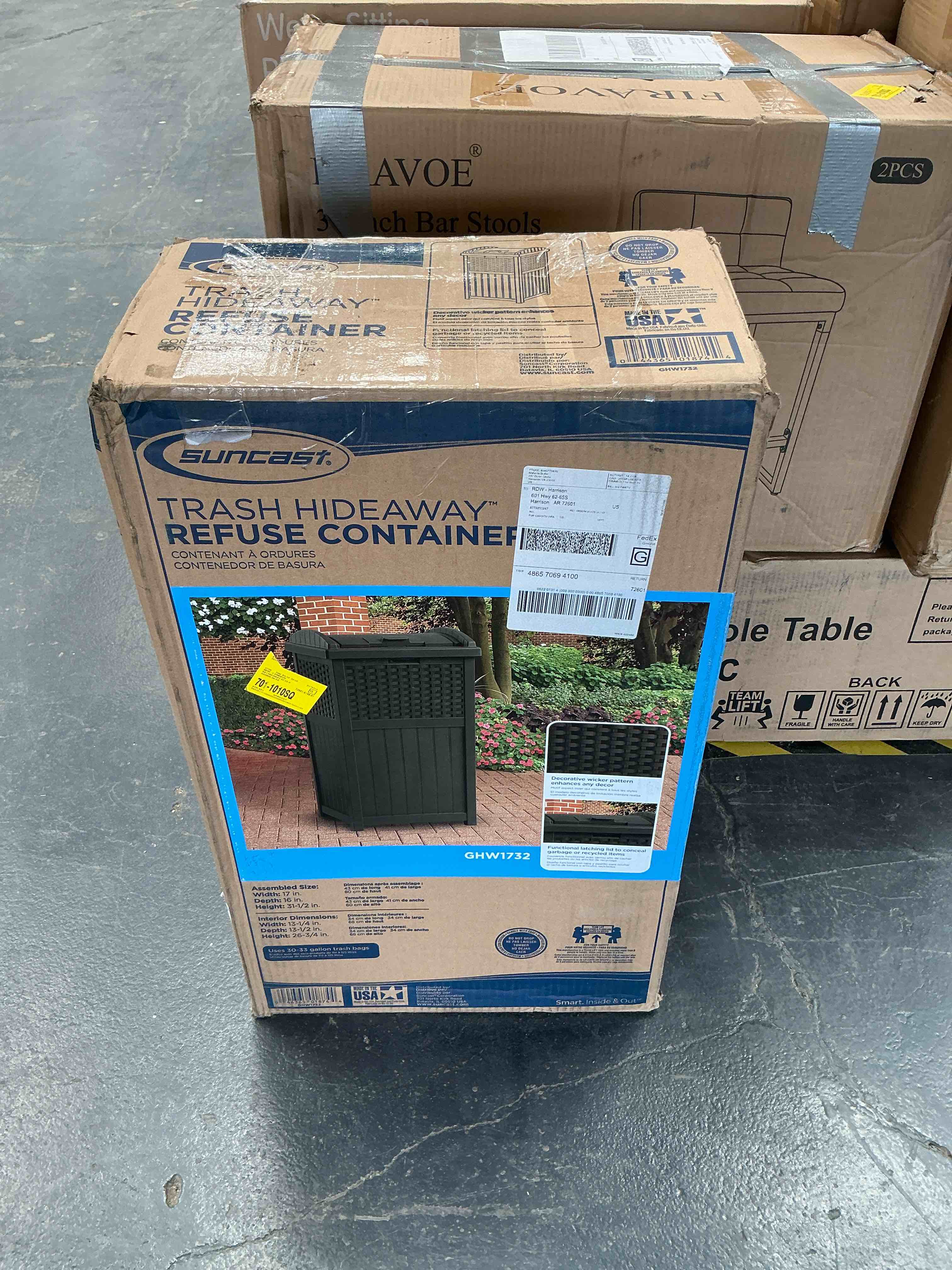 Condition photo showing Good Condition for suncast 33 gallon manual lift trash hideaway container