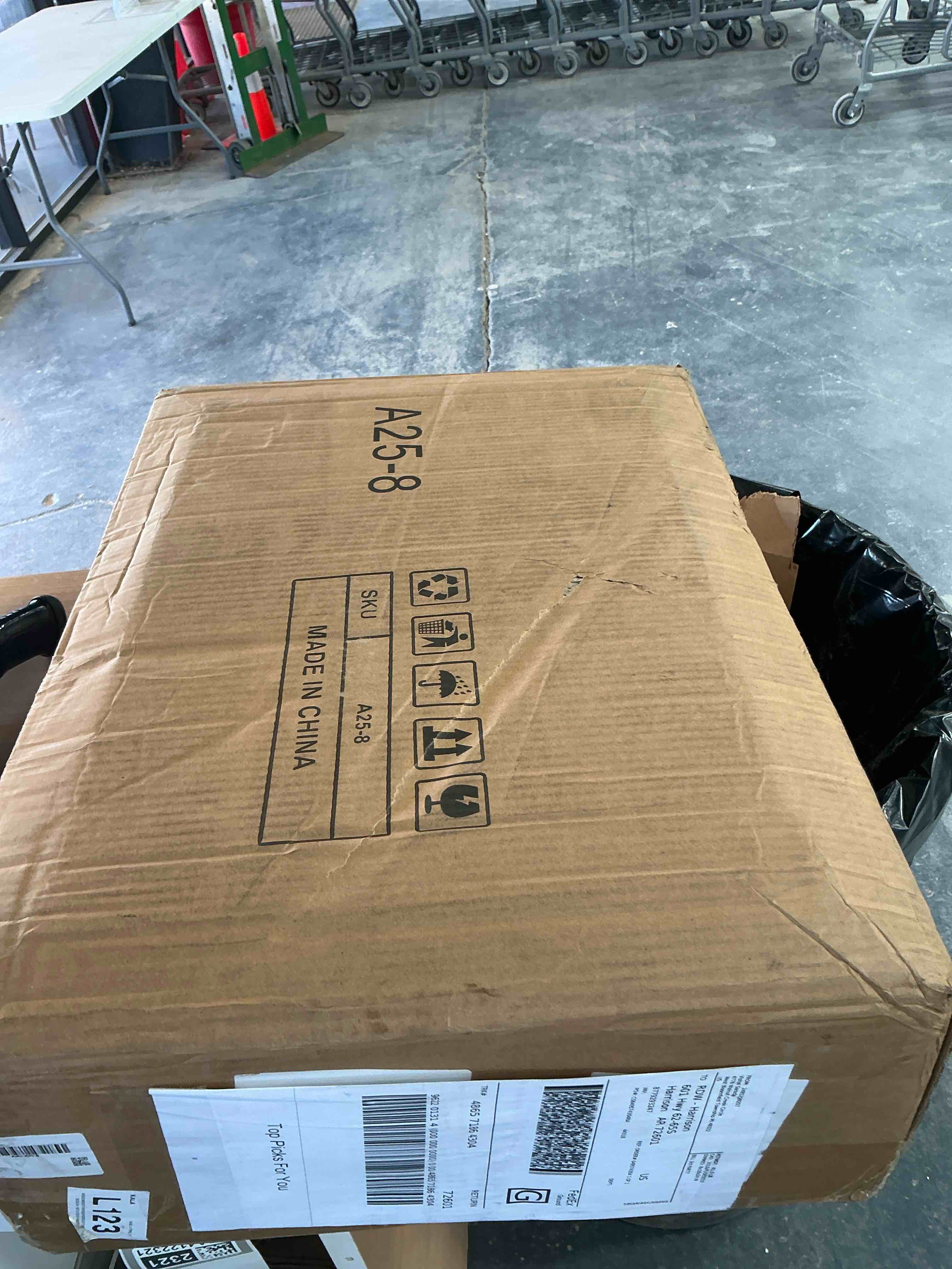 https://s3.amazonaws.com/lotting-images-prod/RustDustWanderlust/GRA4122320_1777745991733.jpeg