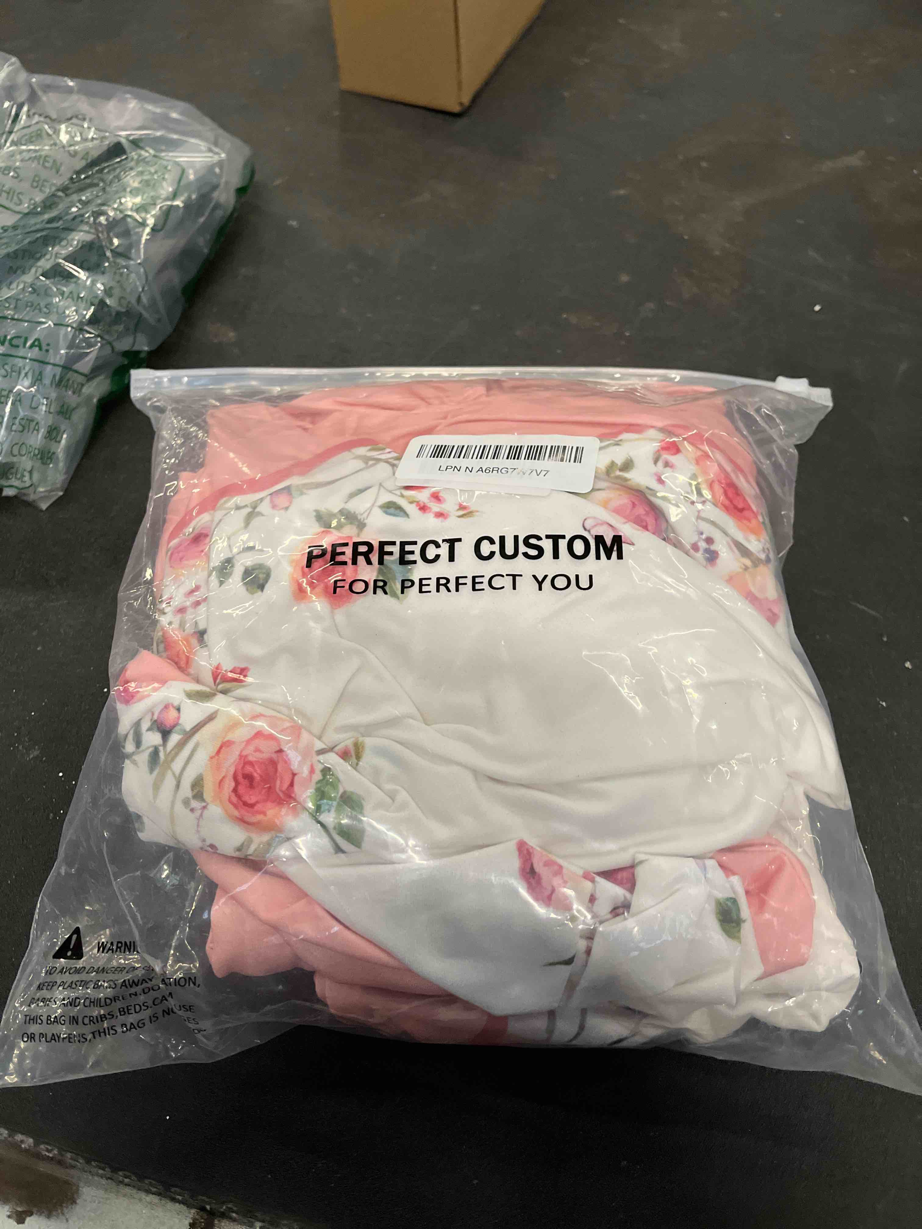 Condition photo showing Good Condition for Wscdovf Valentine's Day Chair Covers Set of 4, Romantic Pink Rose Chairs Slipcover for Dining Room,