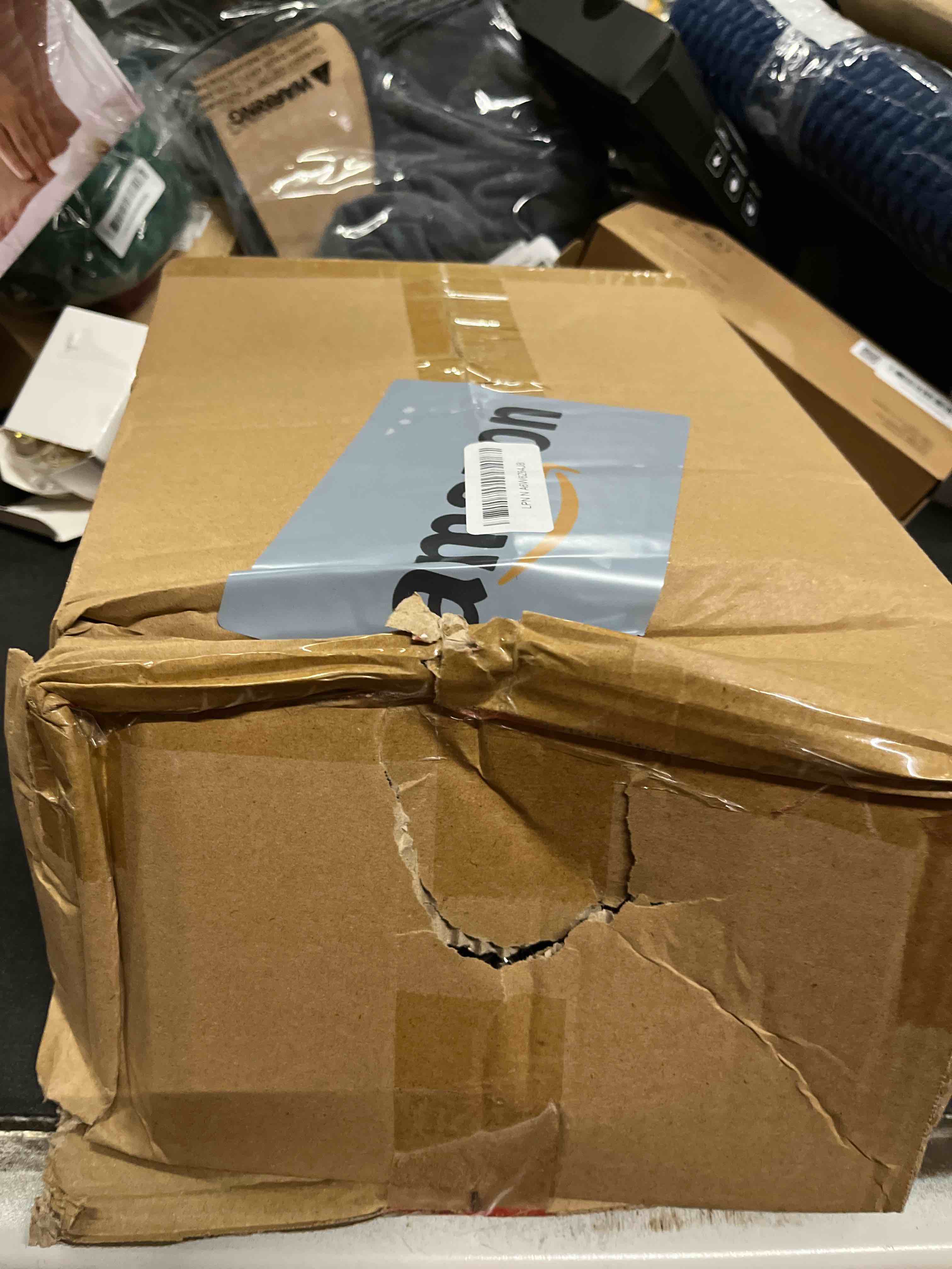 Aneco 6 Pieces Valentine‘s Day 3D Velvet Heart Hanging Ornament 9.45 Inch Foam Heart Wreaths for Val