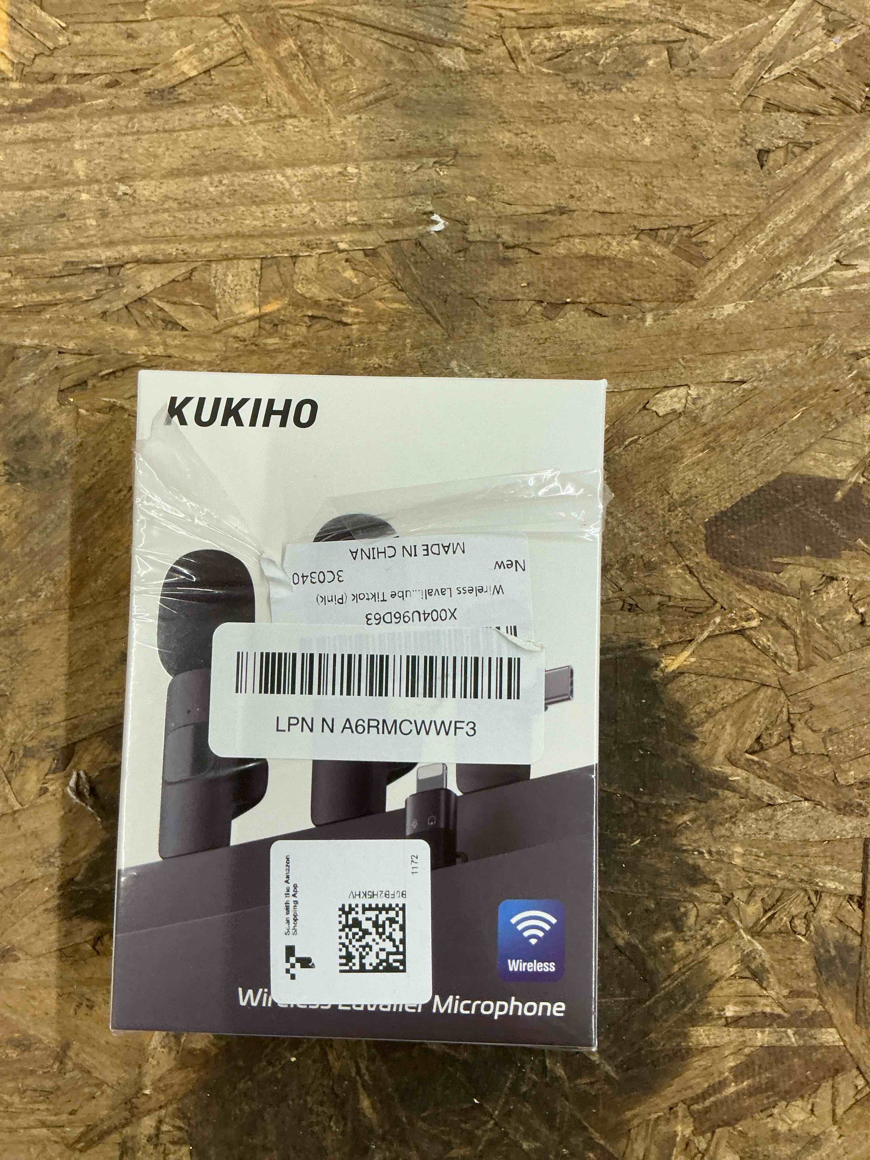 Condition photo showing Good Condition for Wireless Lavalier Microphone for iPhone iPad and Android Phone, 2 Pack Lapel Mic Plug and Play Wireless Mic Noise Reduction Microphone for Video Recording Interview Podcast Vlog YouTube Tiktok (Pink) Pink Mic 2 (2 TX + 1 RX)