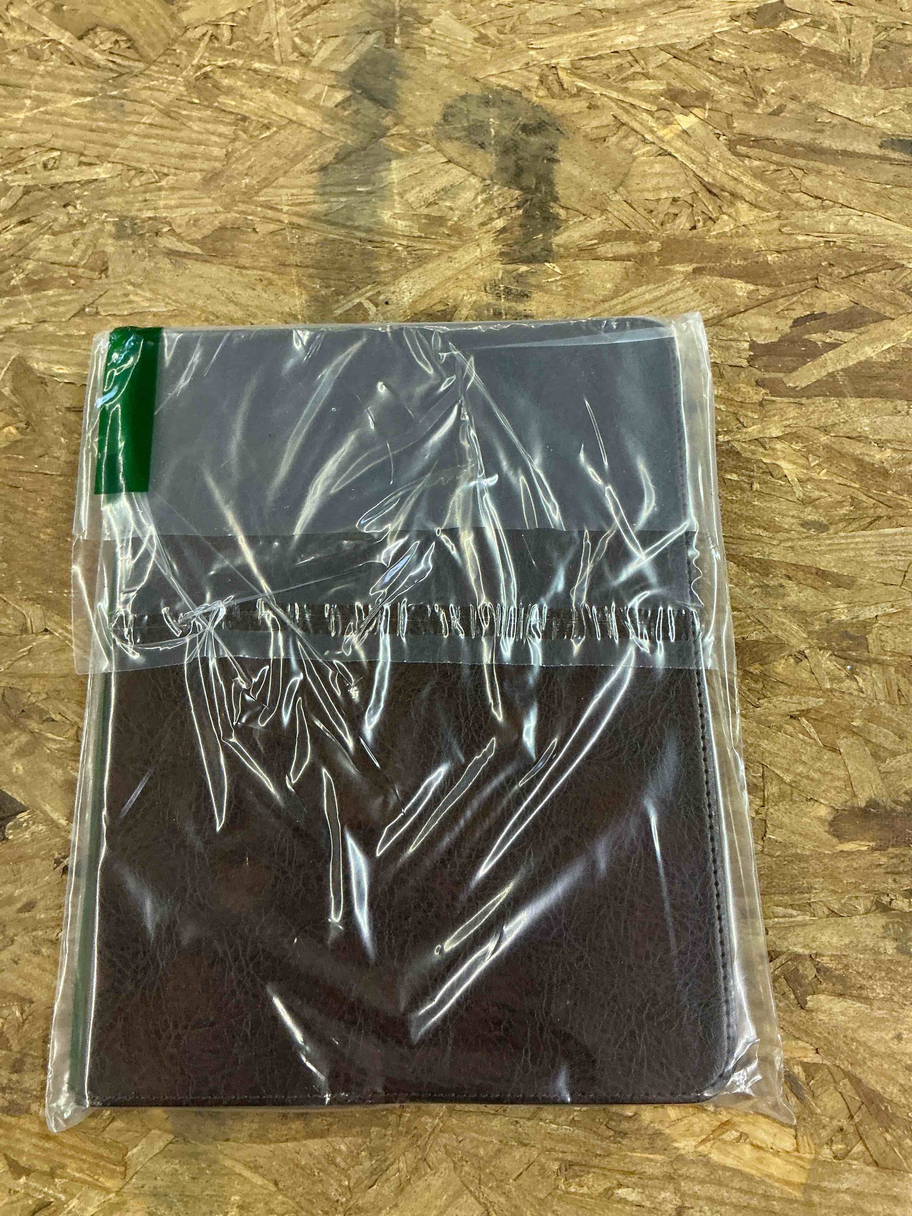 Condition photo showing Good Condition for CPNVWA Genuine Leather Case for iPad Air 11 Inch 2025/2024 M3/M2 iPad Air 10.9 Inch 5th/4th Folio Co