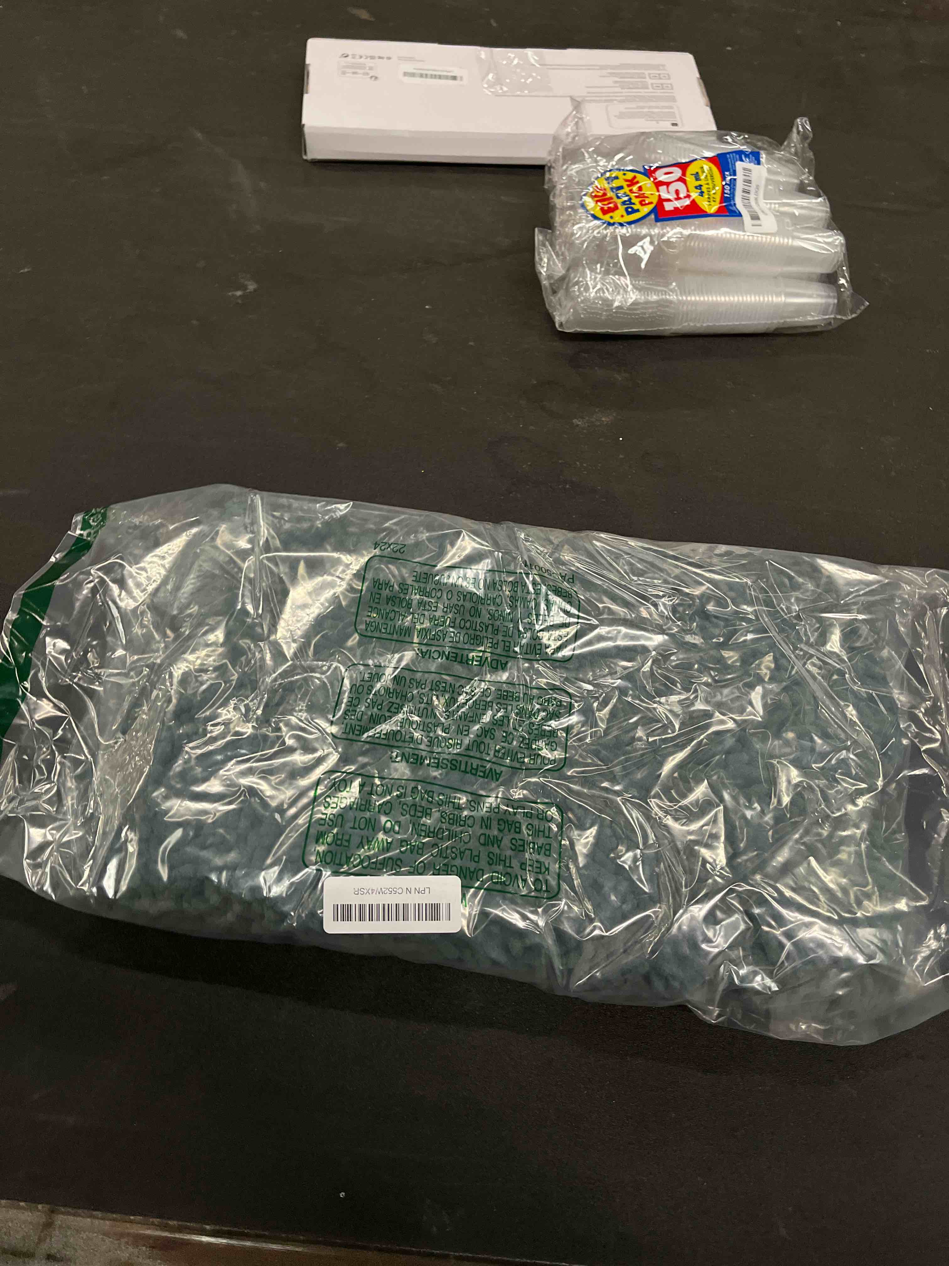 Condition photo showing Good Condition for Hearth & Harbor Chenille Bath Mats, Machine Washable Bath Rugs, Non-Slip Backing Rubber - Hunter Green, 17x24 / 20x32 / 20x24 17x24 / 20x32 / 20x24 Hunter Green