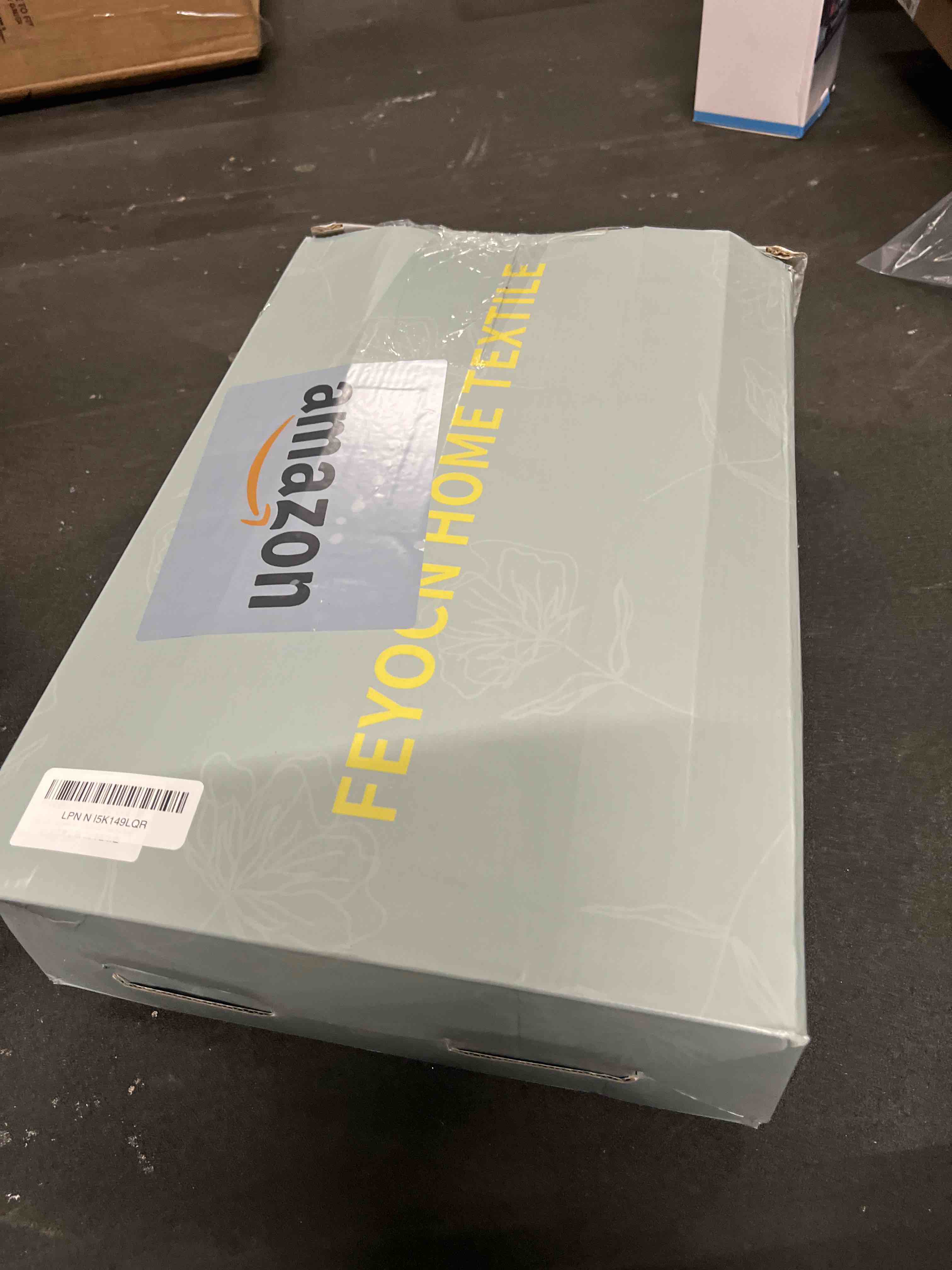 Condition photo showing As Is for 8 Pack Towel Set (2 Extra Large 40"x 80" Bath Towels Sheet,2 Hand Towels,4 Washcloths) Gray Oversized Bath Sheet Sets for Adults Soft Highly Absorbent Quick Dry Towels Set for Bathroom Hotel Spa Gray 8 Piece Towels Set