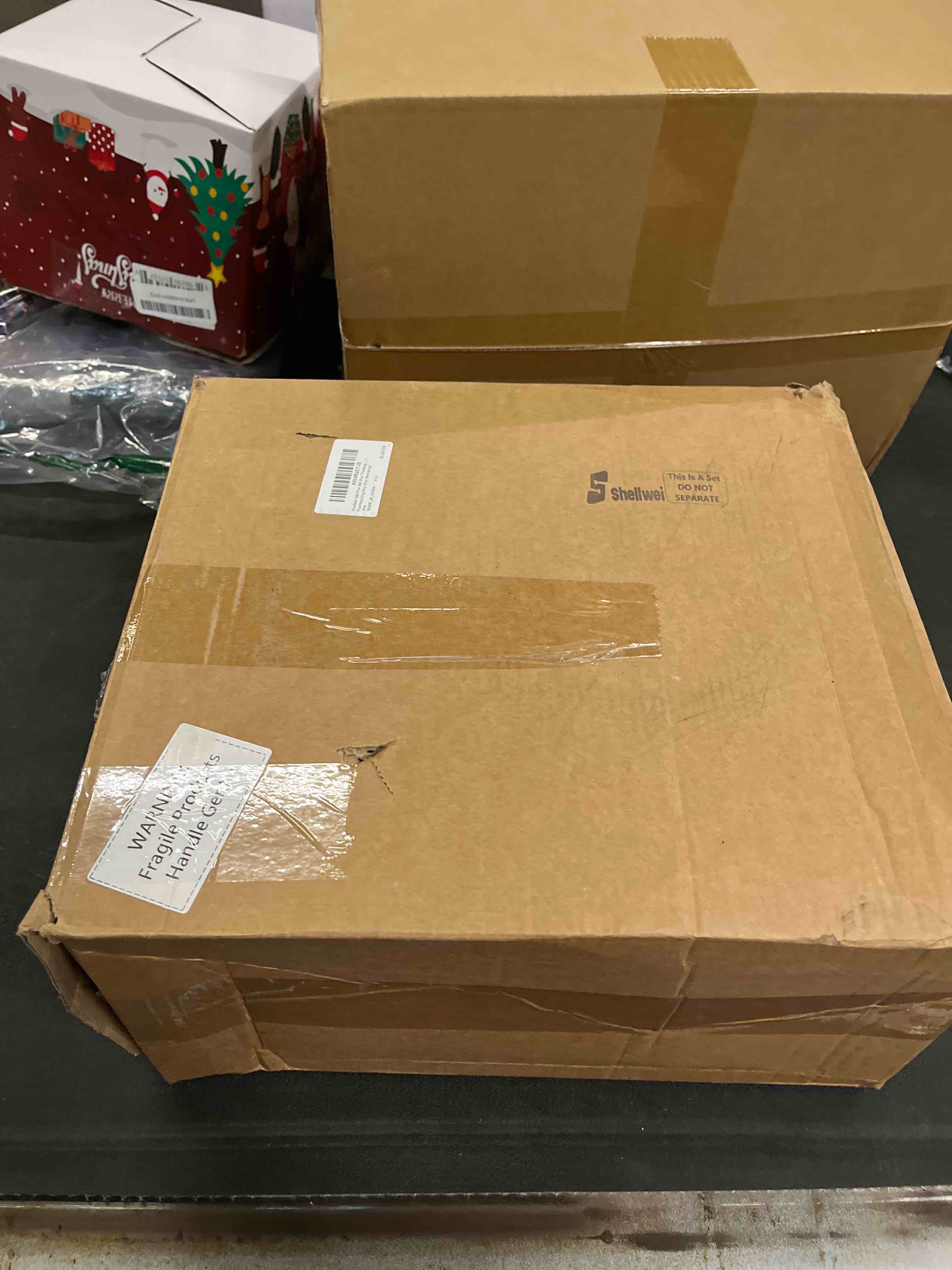 Condition photo showing Good Condition for Shellwei 280 Pcs Plastic Dinnerware Set, Disposable Plates Includes 40 Dinner Plates 40 Cups 40 Dessert Plate 40 Papers Napkins 40 Forks Knives Spoons for Party(Thanksgiving)