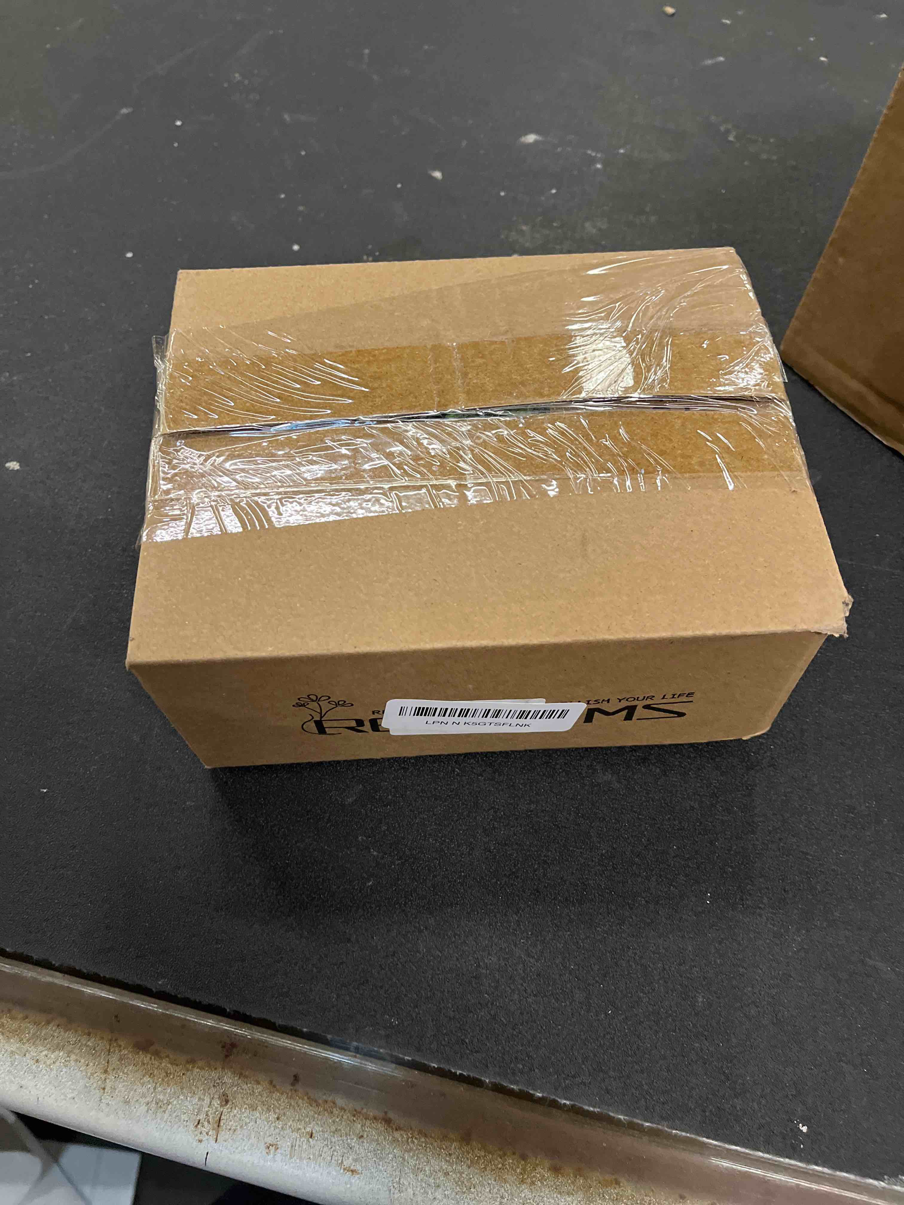 Condition photo showing Good Condition for RECUTMS 2pcs Artificial Hanging Boston Ferns Garland Fake Hanging Plant 6 FT Greenery Leaves Ivy Garland Faux Ferns Fake Vines for Outdoor Indoor Home Garden Decoration Party Table Wall Decoration Ferns Garland Green-2pcs