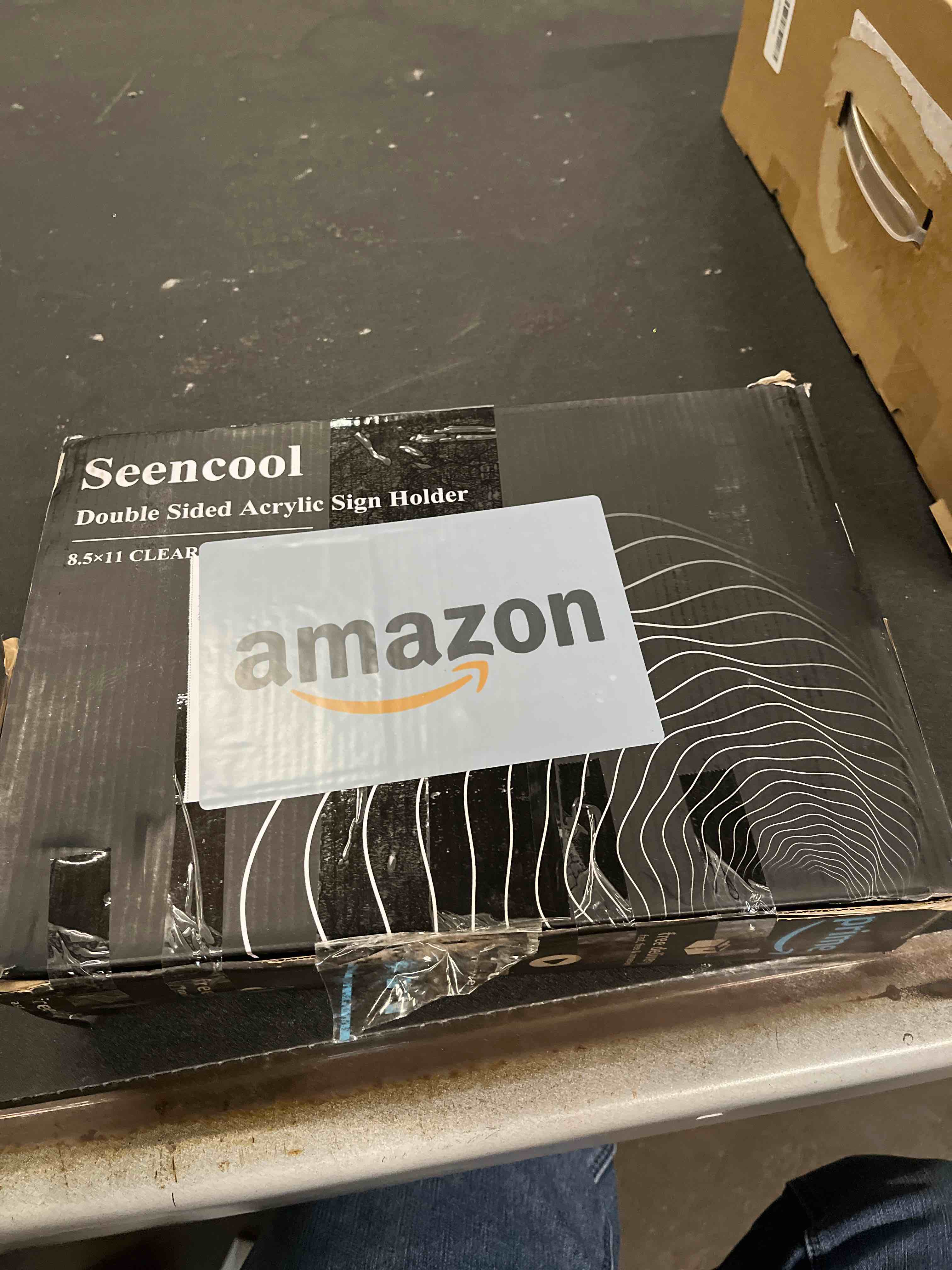 Condition photo showing Good Condition for Seencool Acrylic Sign Holder 8.5 x 11 Vertical Double-Sided Flyer Display Stands, Plastic Table Menu Stand, Clear Picture Paper Frames for Office Home Store Restaurant 6Pack Vertical 6 Pack 8.5x11 Inch