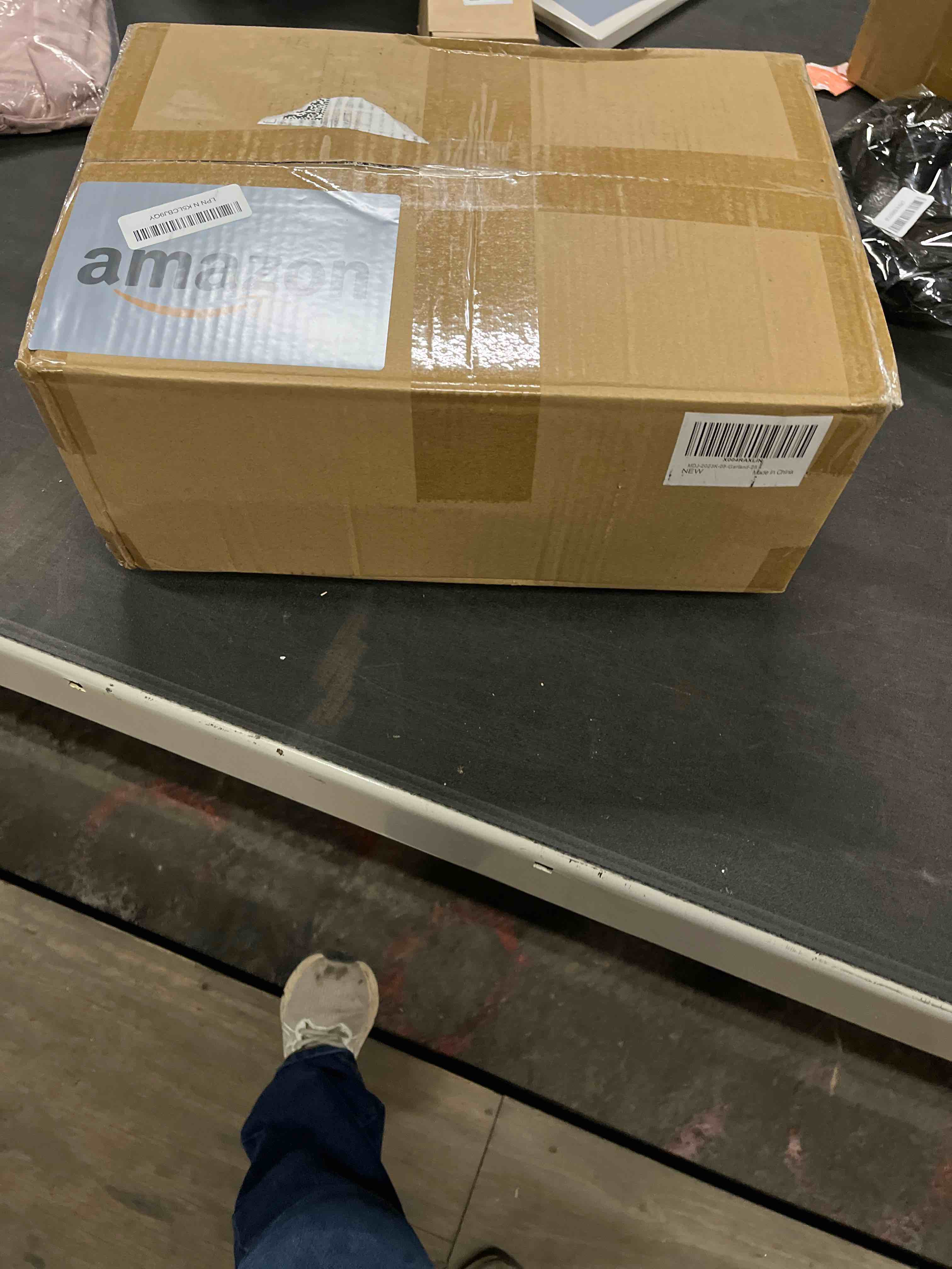 Condition photo showing Good Condition for Jin&Bao 9FT Christmas Garland with Lights, 100 LED Prelit Green Pine Garland Christmas Decorations with Timer Function, 3AA Battery Operated Xmas Garland Fireplace Door Stairs Home Outdoor Natural Garland