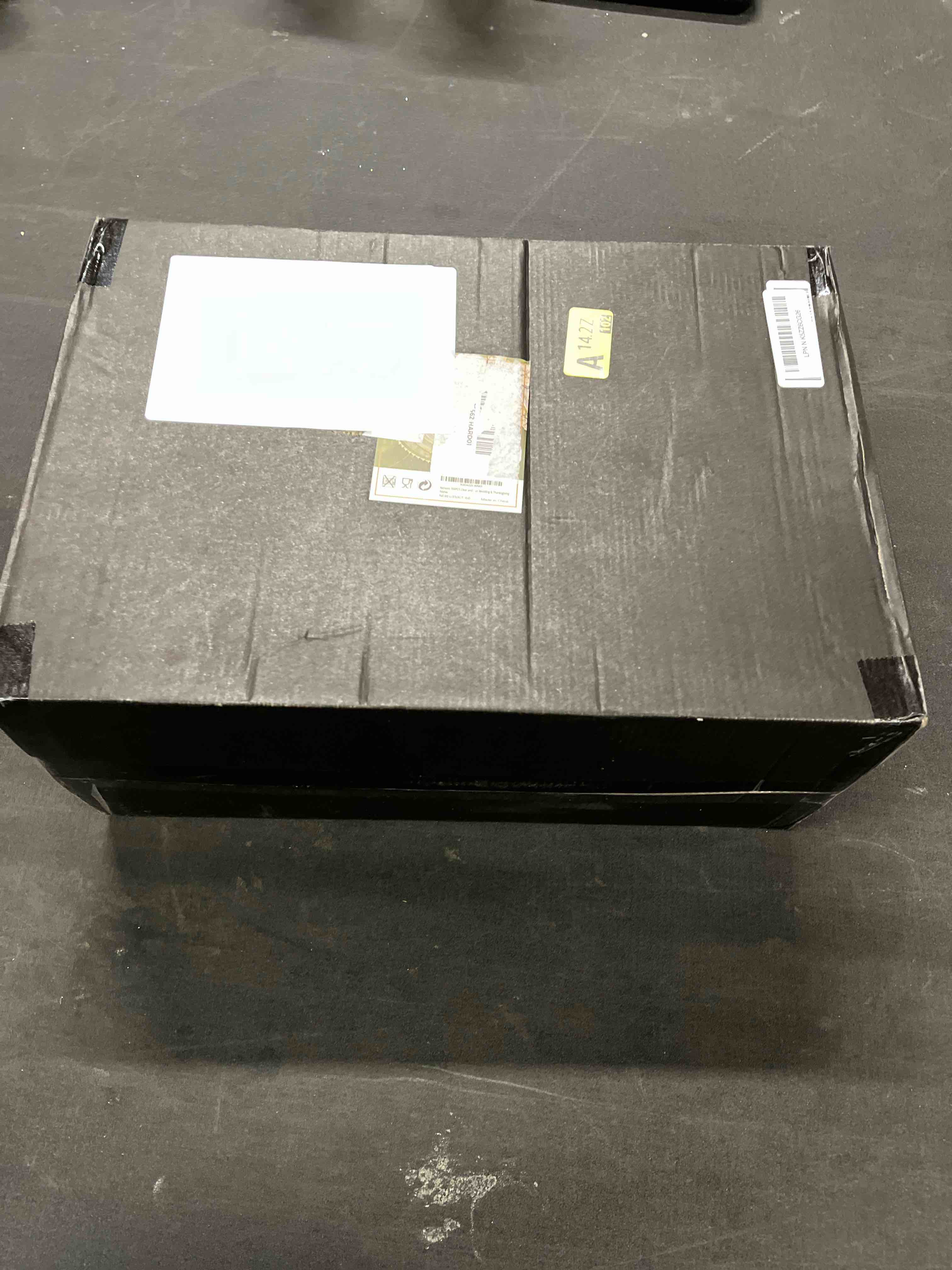 Condition photo showing Good Condition for Nervure 350PCS Clear Gold Plastic Plates - Gold Plastic Dinnerware Sets for 50 Guests - 100 Disposable Plates, 150 Silverware, 50 Cups, 50 Napkins for Wedding & Party & Thanksgiving