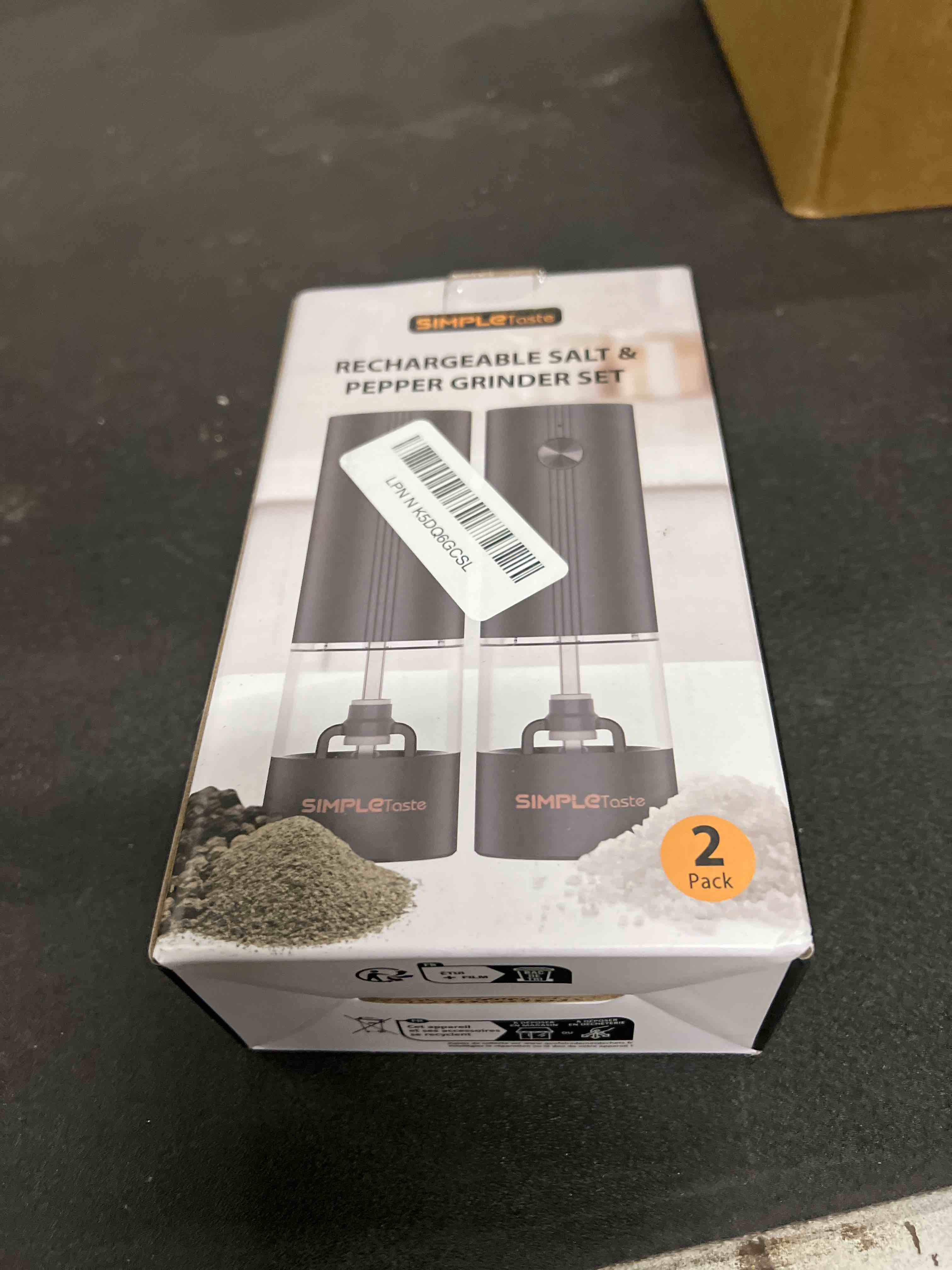 Condition photo showing Good Condition for SIMPLETASTE Electric Salt and Pepper Grinder Set Rechargeable with LED Light and Dust Cover, Automatic Pepper Mill Shakers with Adjustable Coarseness, One Hand Operation for Kitchen, Dining, Gifting Black Set of two with dust cover