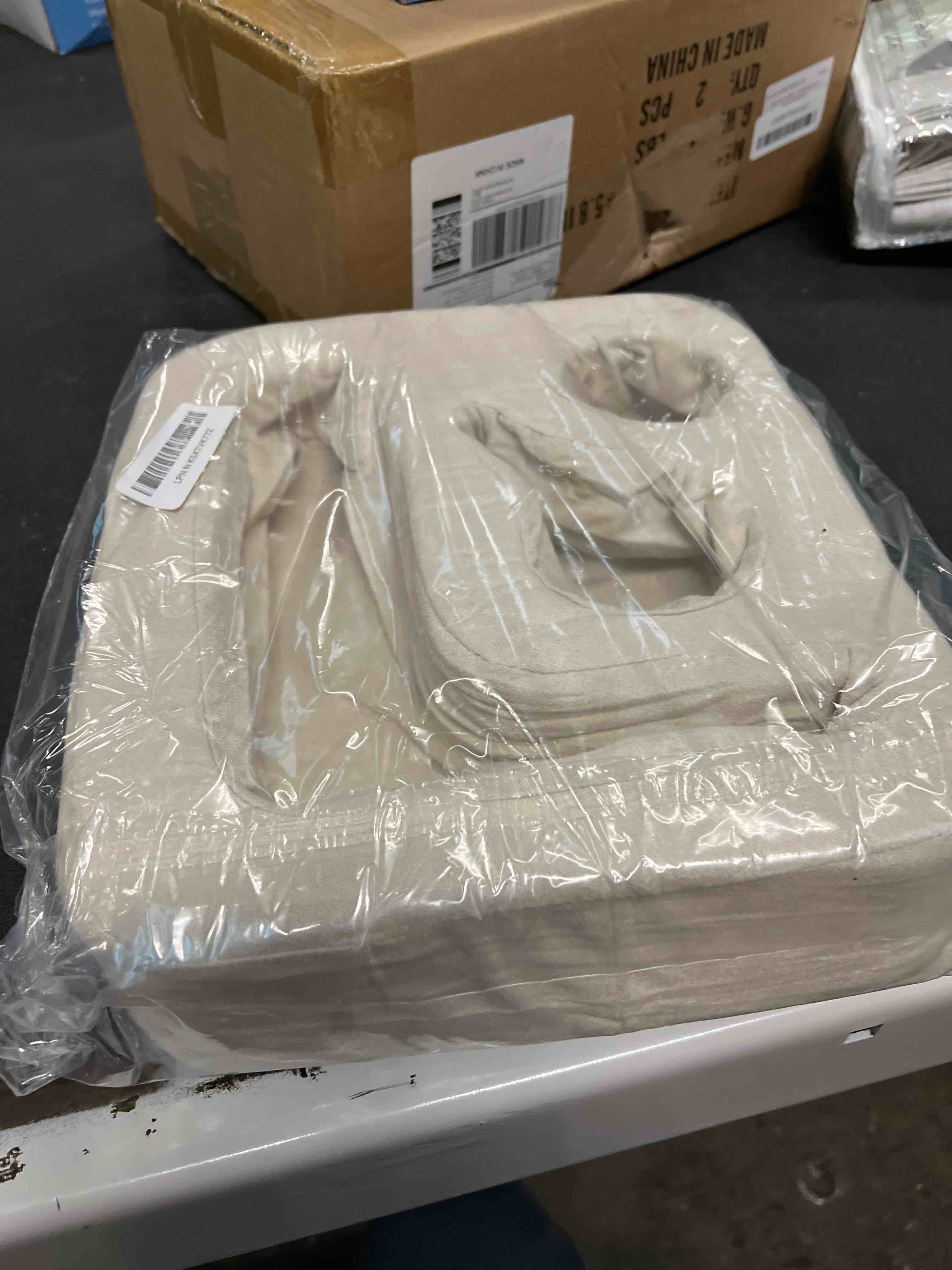 Condition photo showing Good Condition for Couch Cup Holder Pillow, Sofa and Bed Caddy for iPad, Kindle, Switch, Game Controller, Remotes, Phones, Small-Sized Cup and Drink Holder for Couch, Bed, Desk, Car, Beach, Bathroom Cup Holder, Khaki Khaki Medium