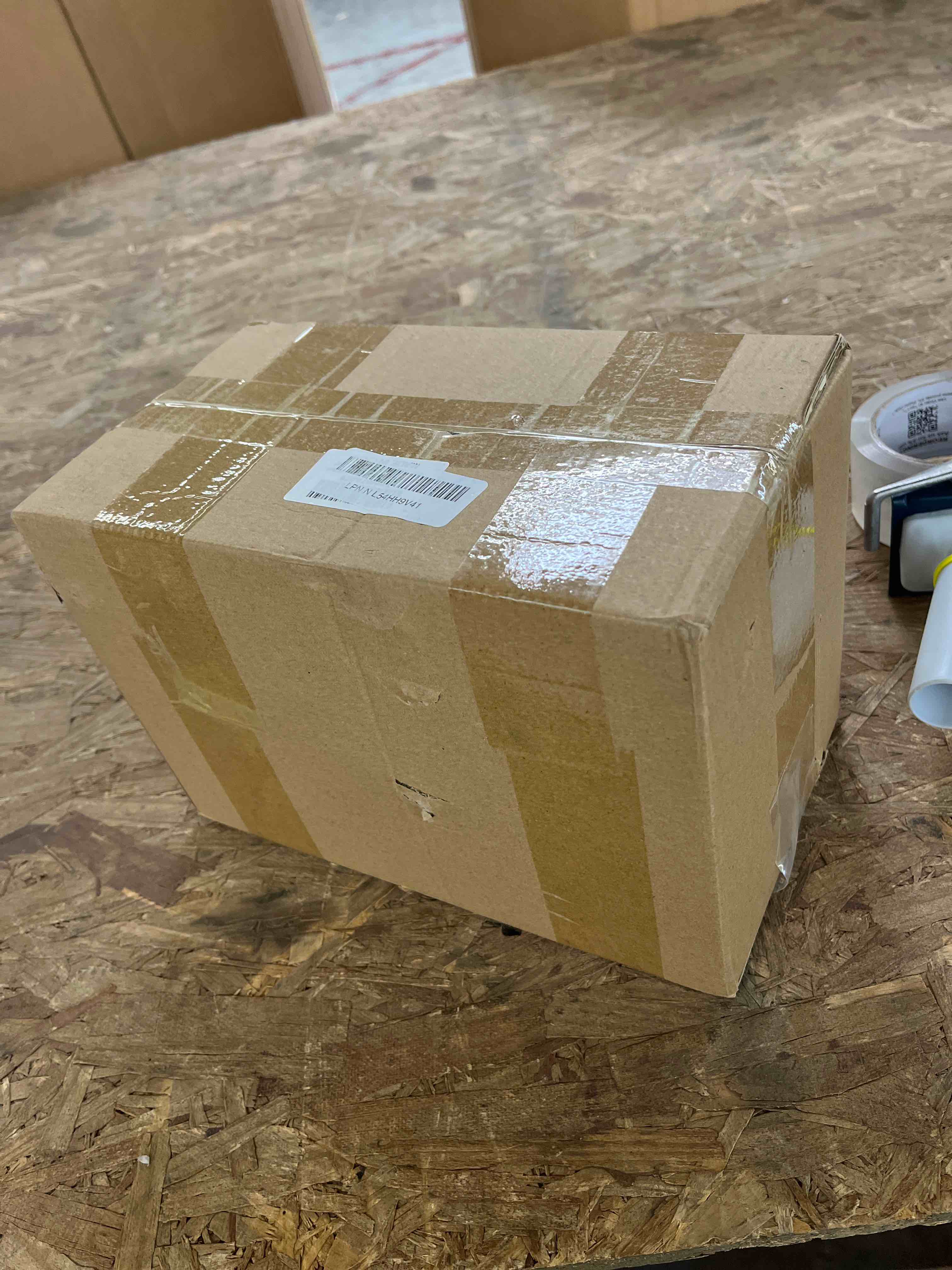 Condition photo showing Good Condition for 532403087 532403088 Front Axle Steering Spindles & Front Wheel Bearing RH/LH 596873701 596873601 Compatible with Craftsman Poulan Husqvarna Replace 403087 194743 403088 194744