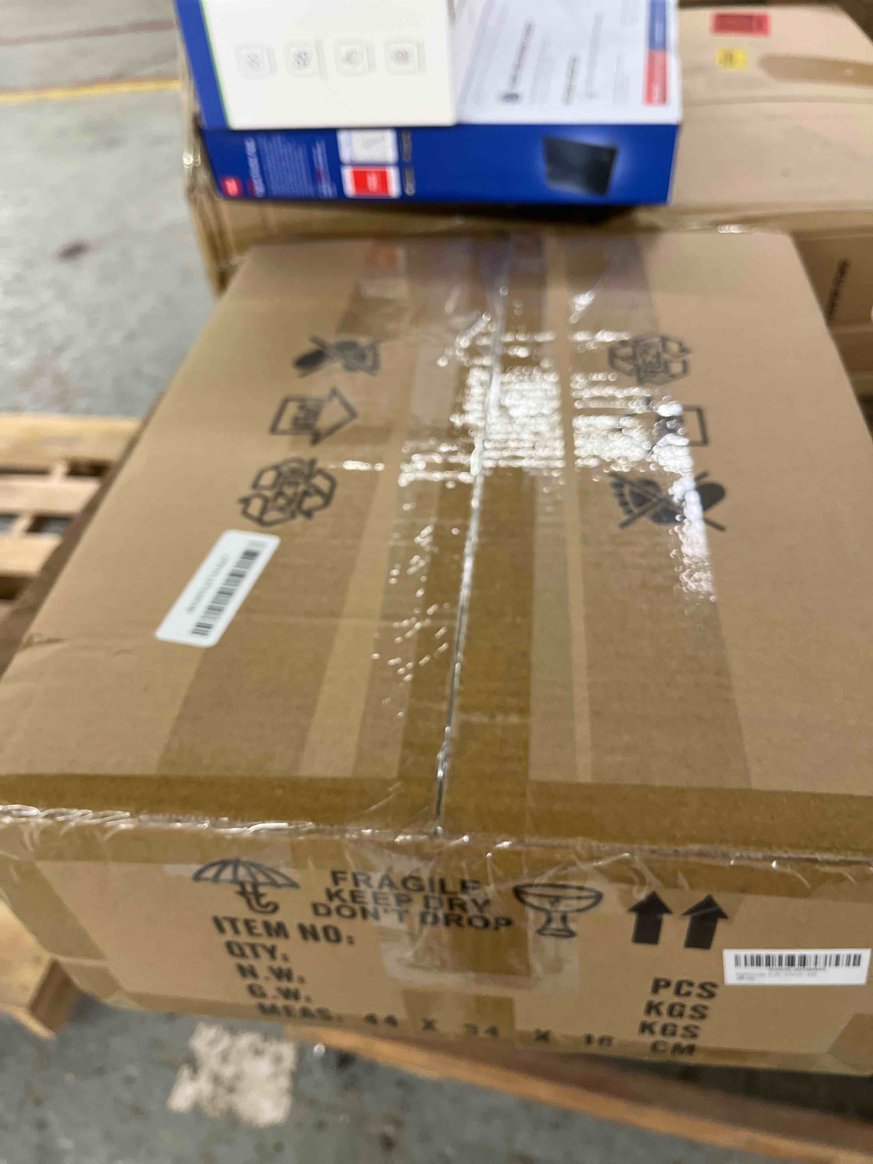 Condition photo showing Good Condition for lighceac Modern 12.8“ Black Crystal Chandelier Ceiling Light Fixtures for Dining Room Luxury Glam 4-Light Crystal Chandeliers Lighting for Bedroom Entryway Hallway Living Room Kitchen Island Foyer 4-Light, 12.8“, Black