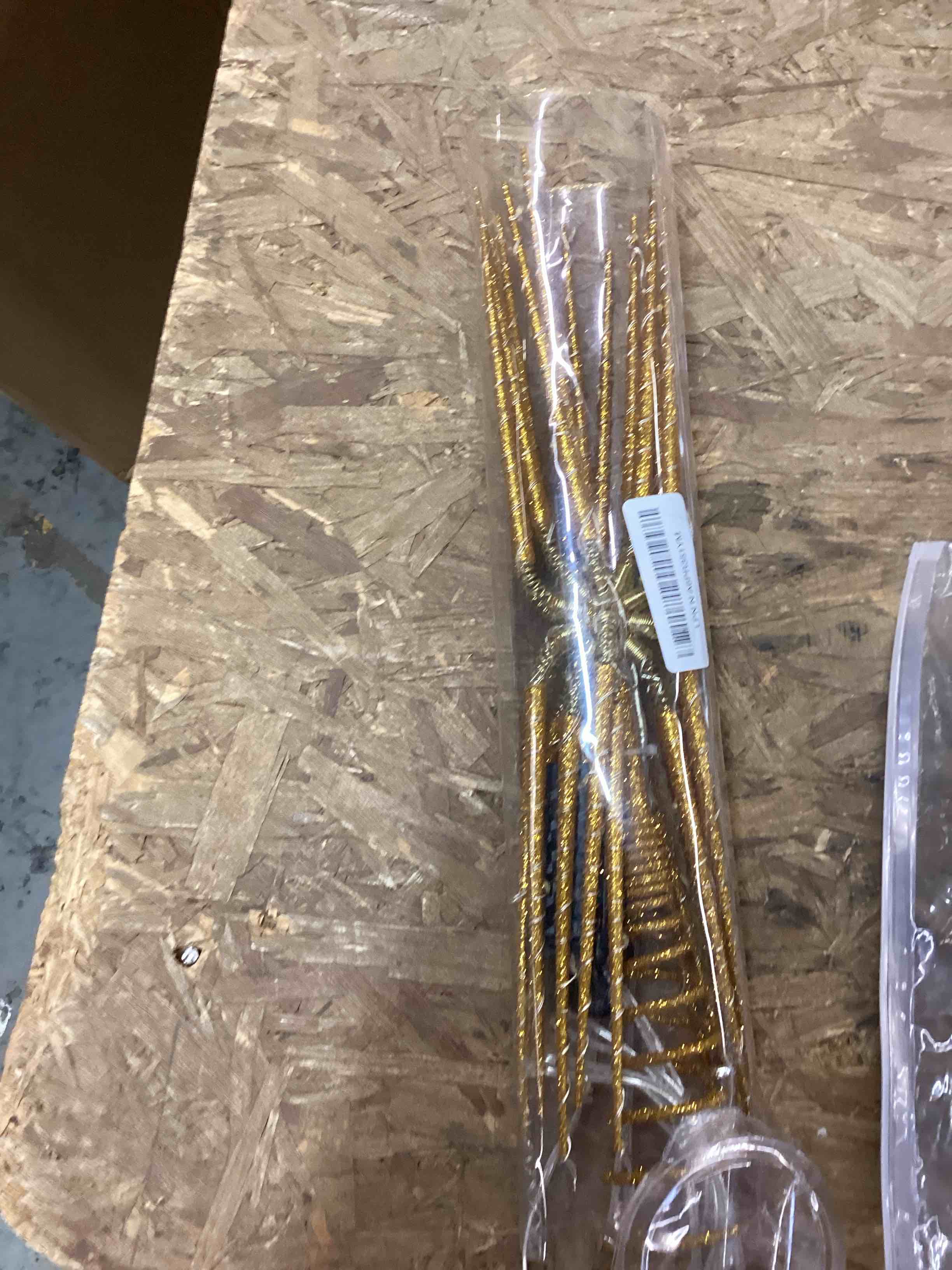 Condition photo showing Good Condition for HappyAlley 16 Inch Glittered Christmas Tree Topper 3D Burst with LED Light, 25 of 100 Lights Twinkle, Sparkly Christmas Star Tree Topper with Timing Function for Xmas Trees Decorations(Gold)