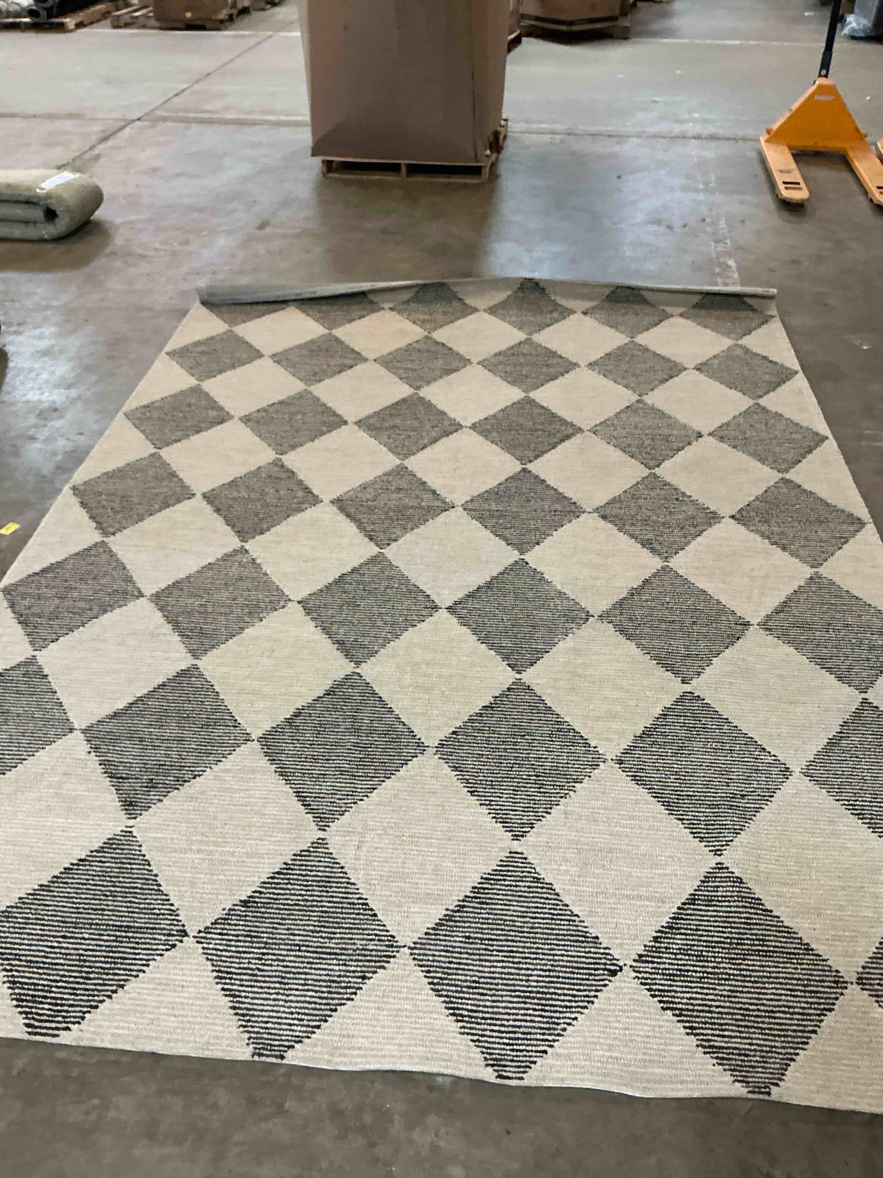 Condition photo showing Good Condition for chris loves julia x loloi francis wool beige / charcoal rug