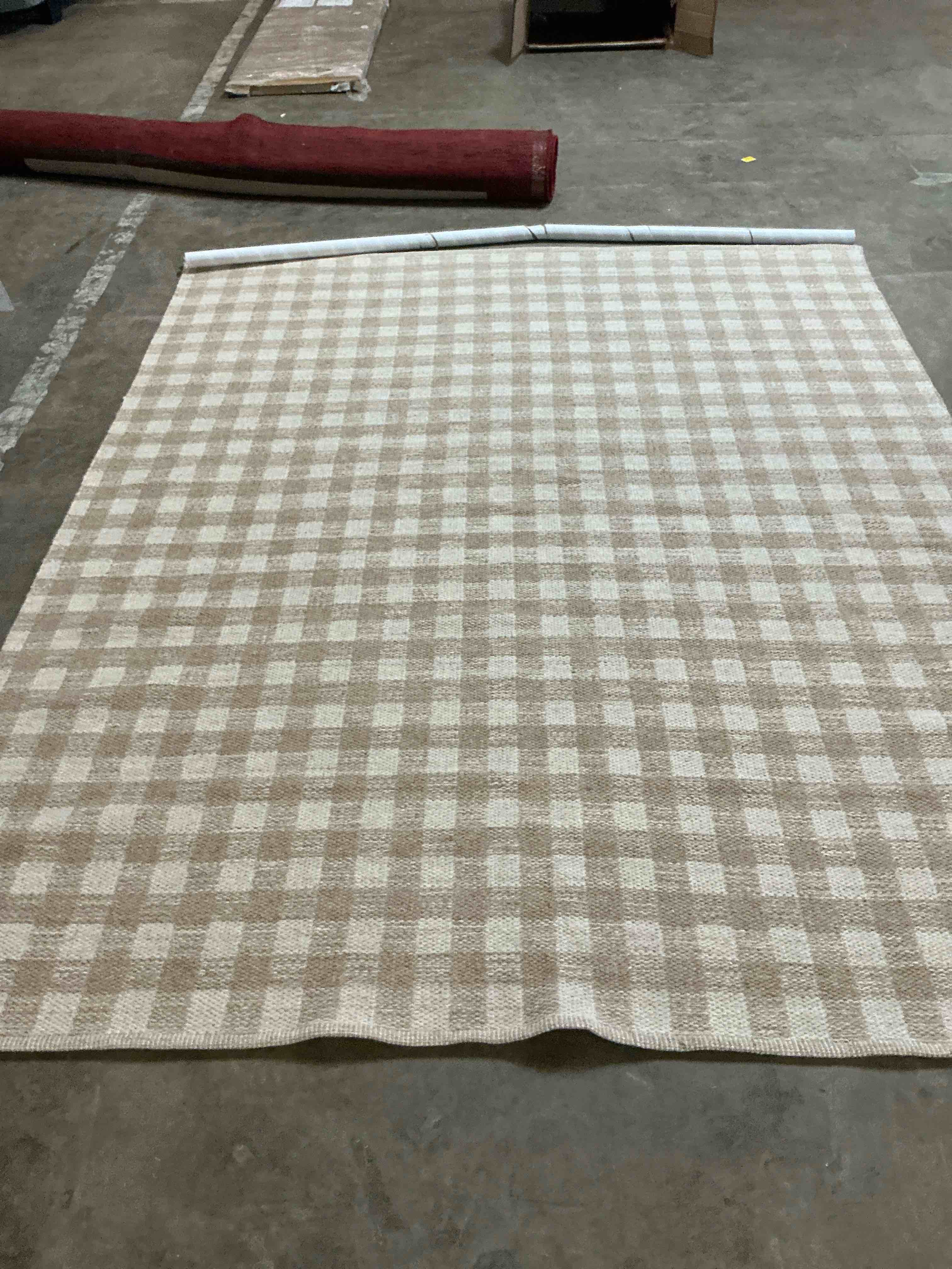 Condition photo showing Good Condition for lavande plaid wool area rug