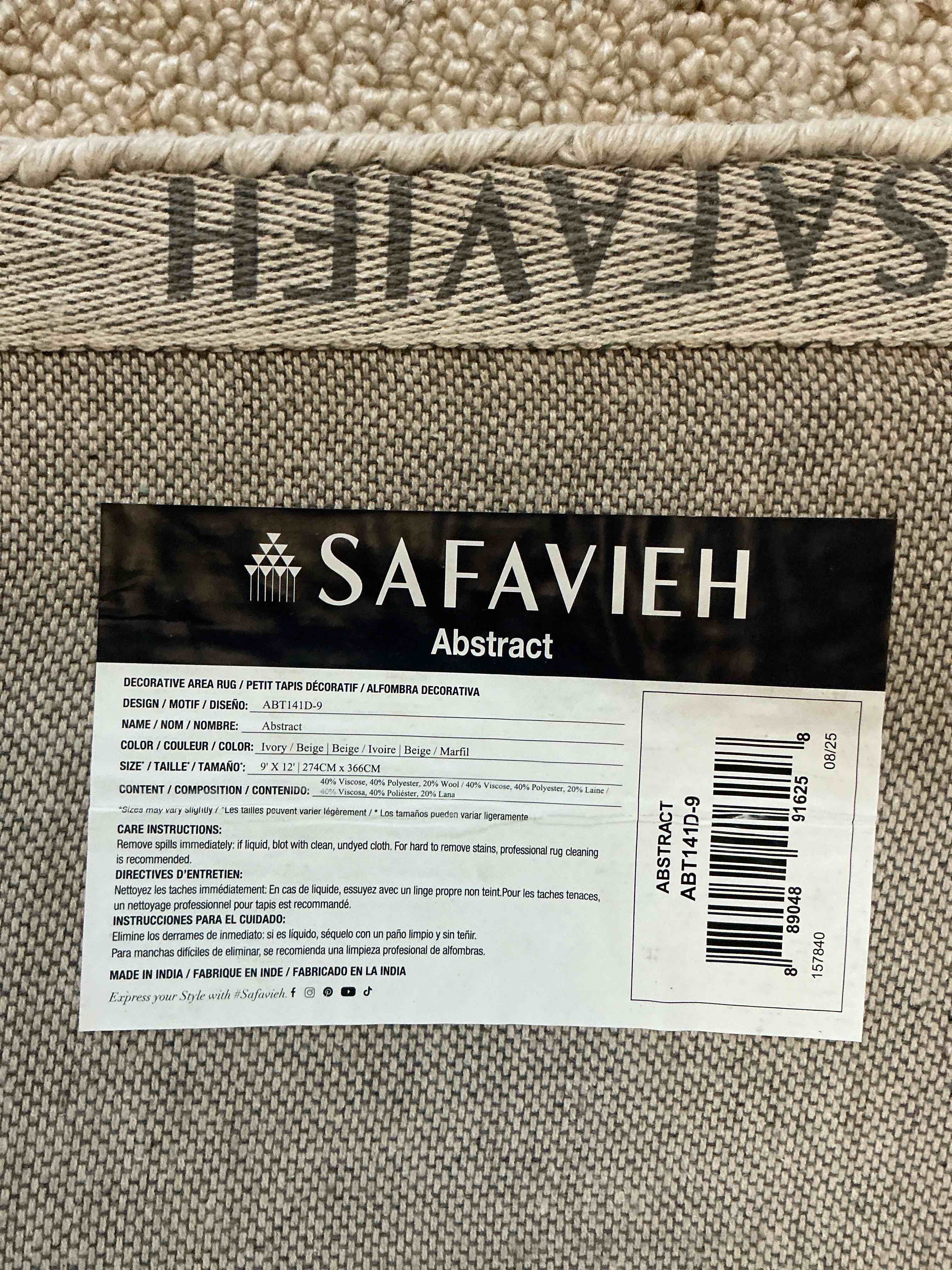 Condition photo showing Good Condition for gaten hand tufted performance rug