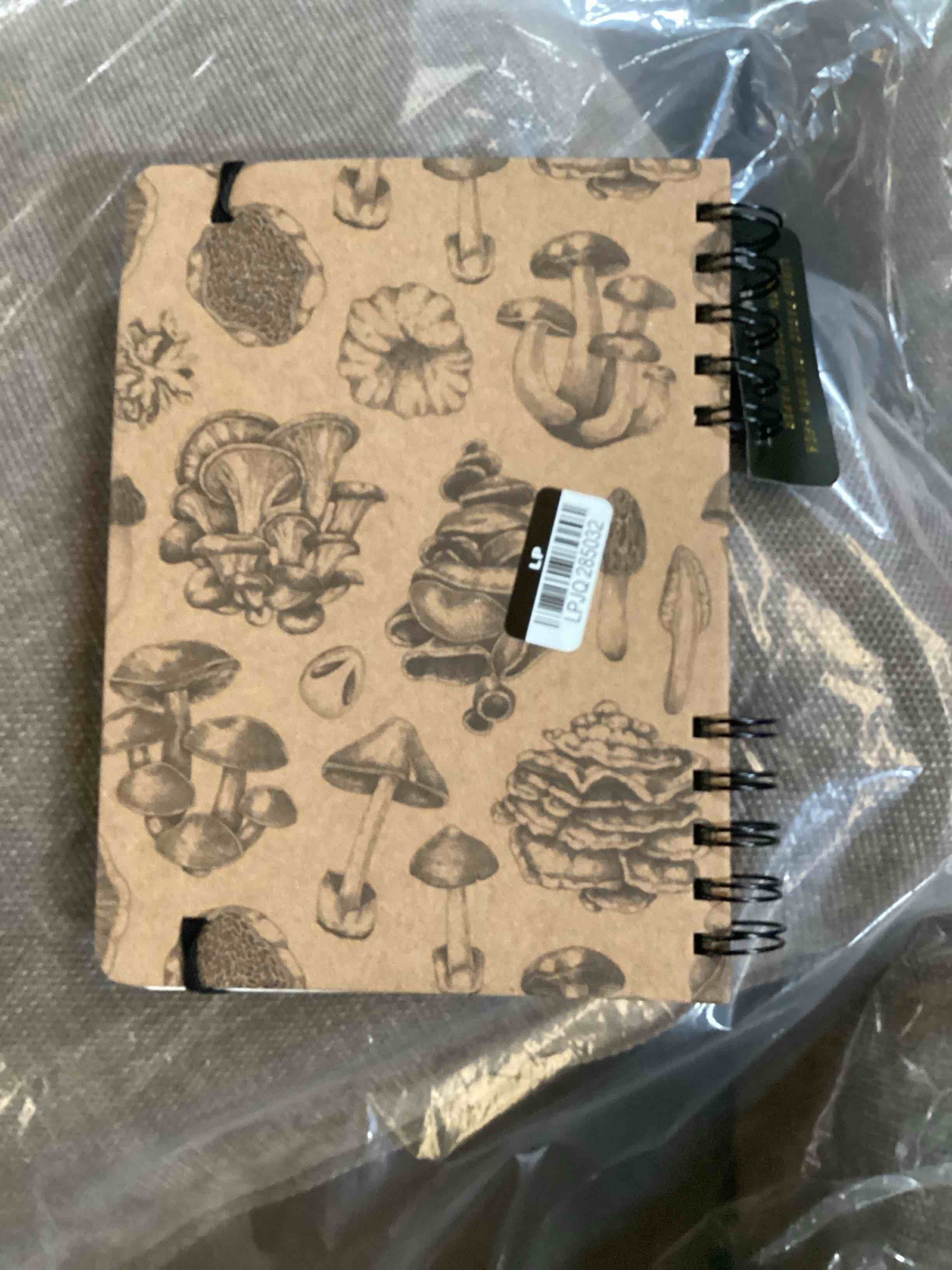 https://s3.amazonaws.com/lotting-images-prod/RustDustWanderlust/PNK4858194_1777399532388.jpeg