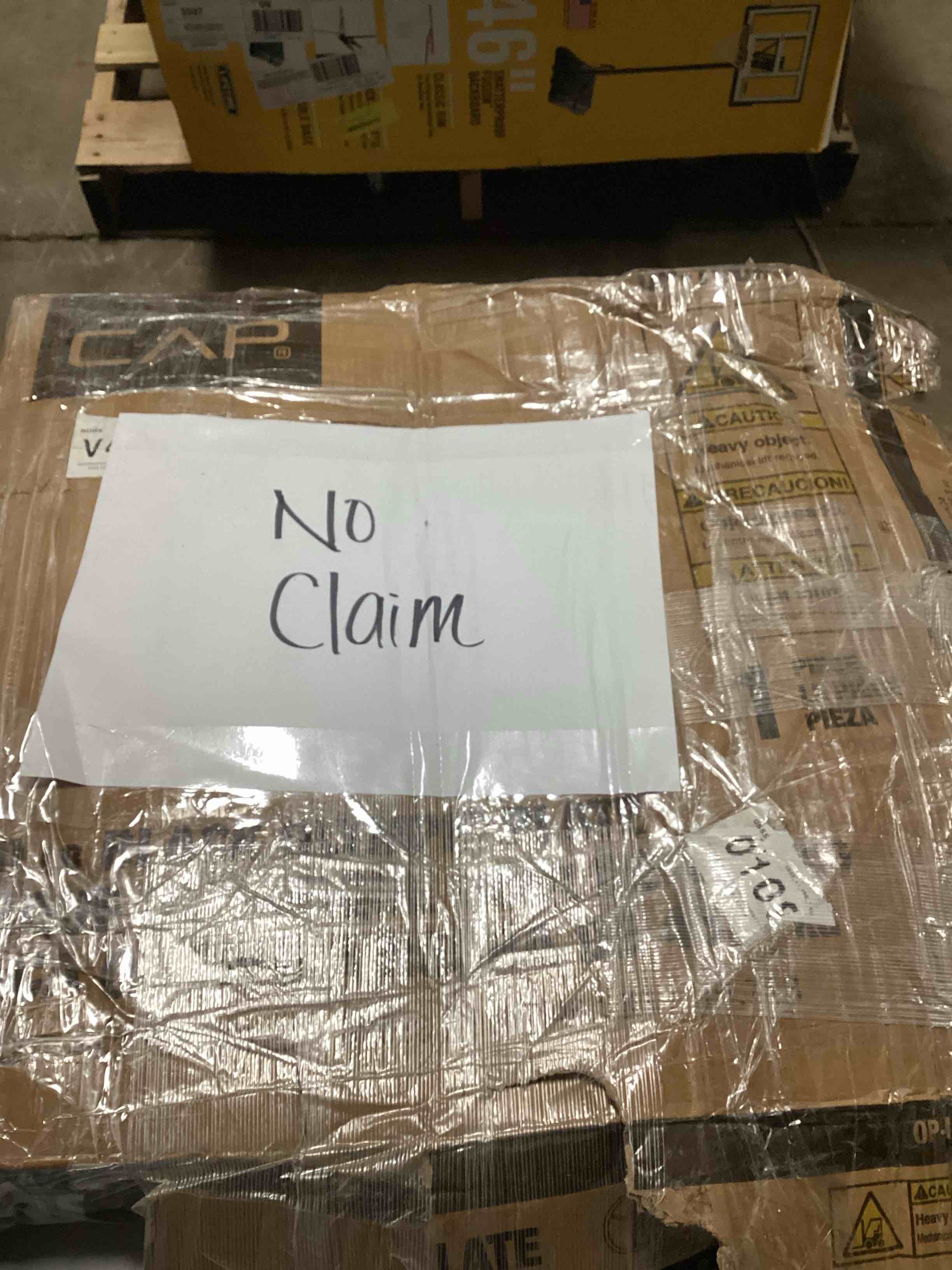 Condition photo showing Good Condition for 100lb black olympic plate