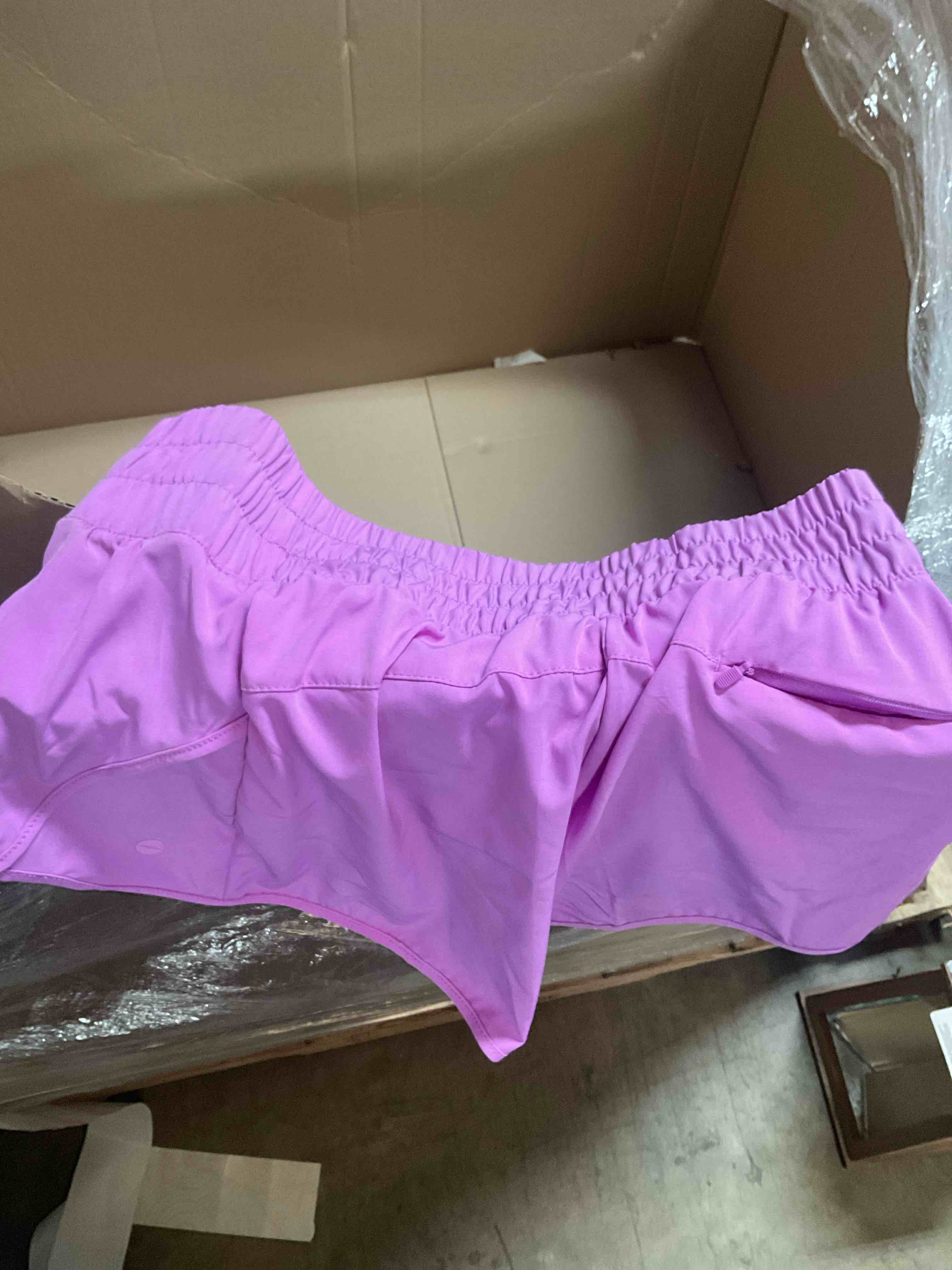 Condition photo showing Good Condition for women’s shorts size s (4-6)