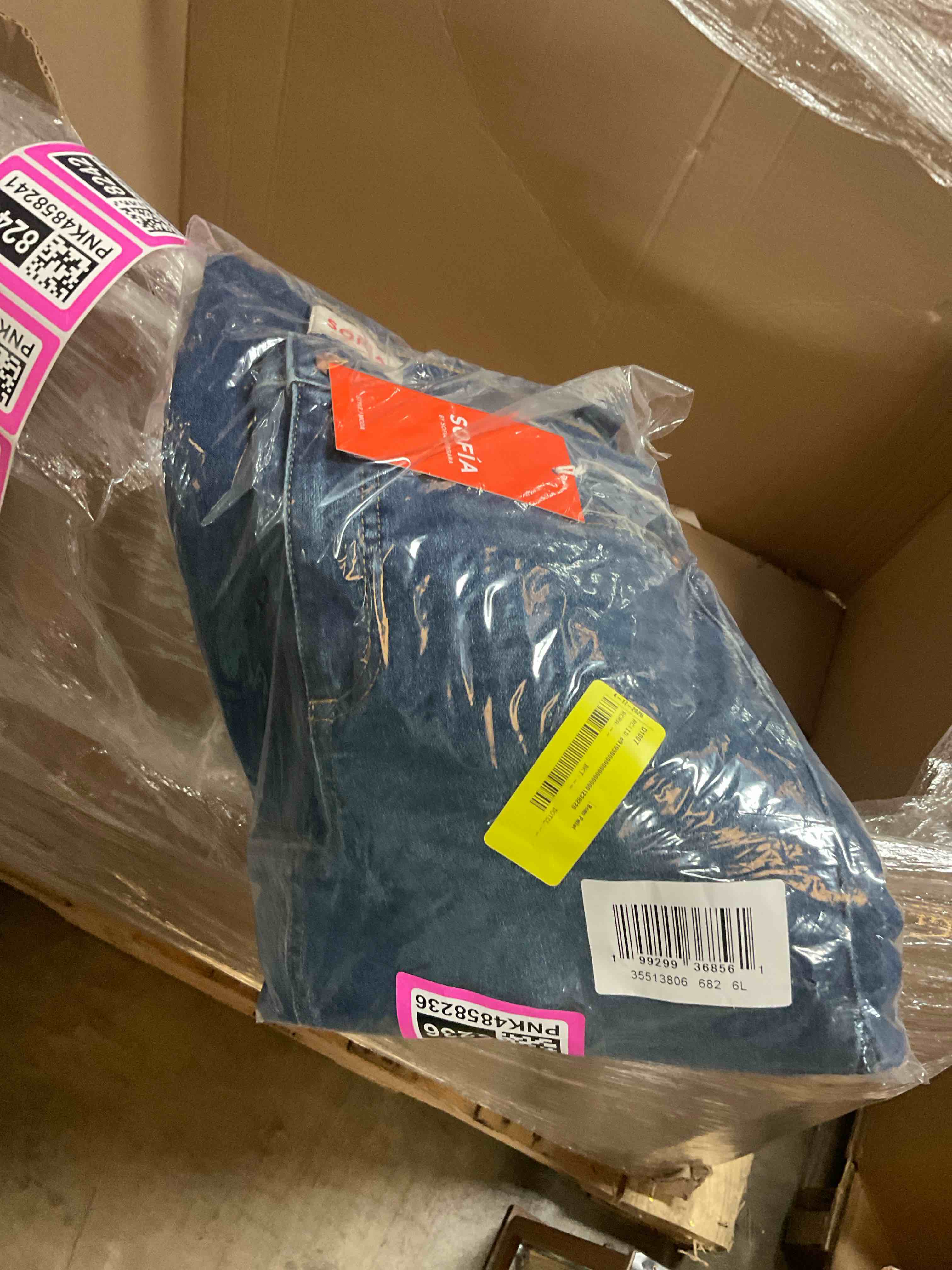 Sofia blue jeans size 6 long