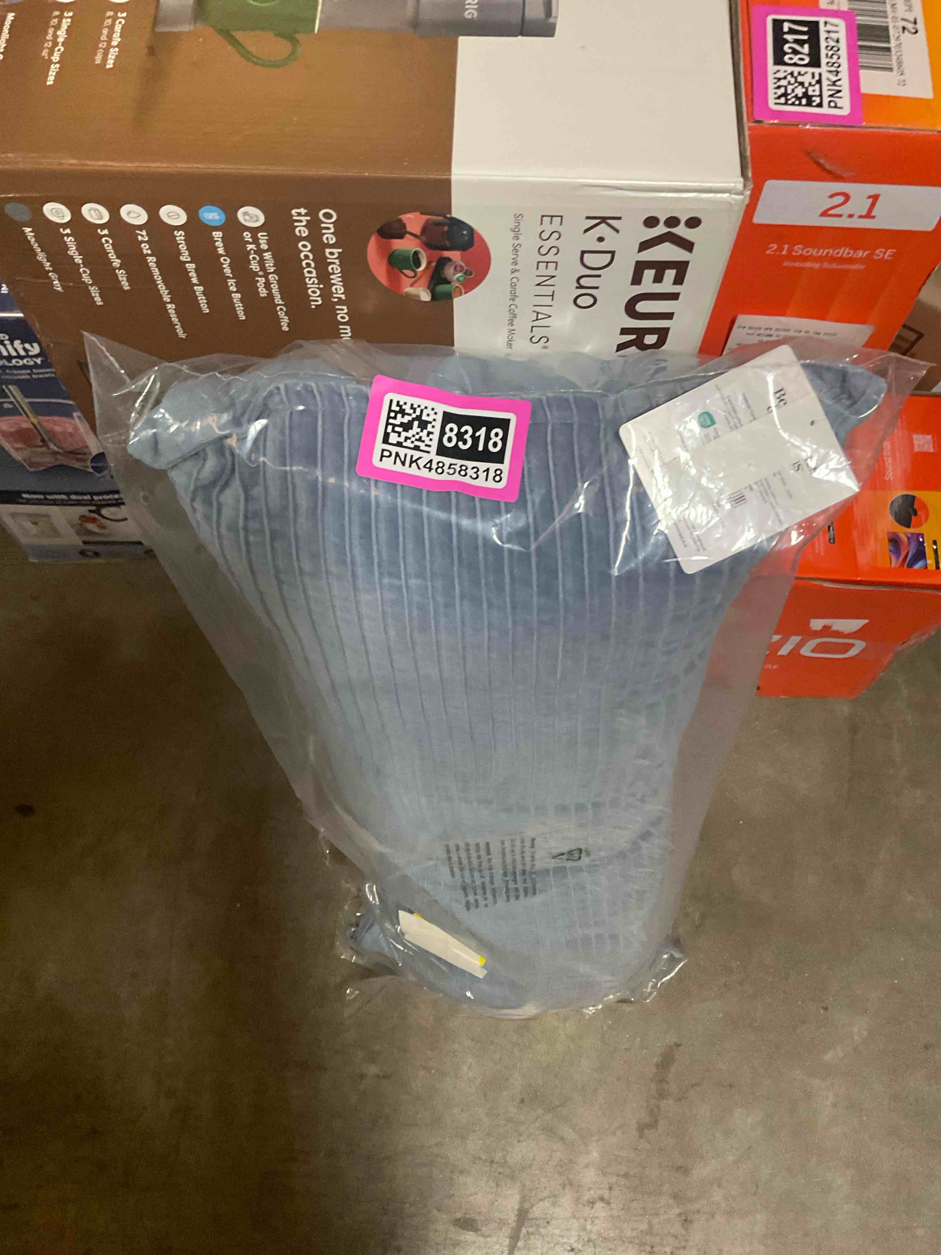 Condition photo showing Good Condition for long blue pillow