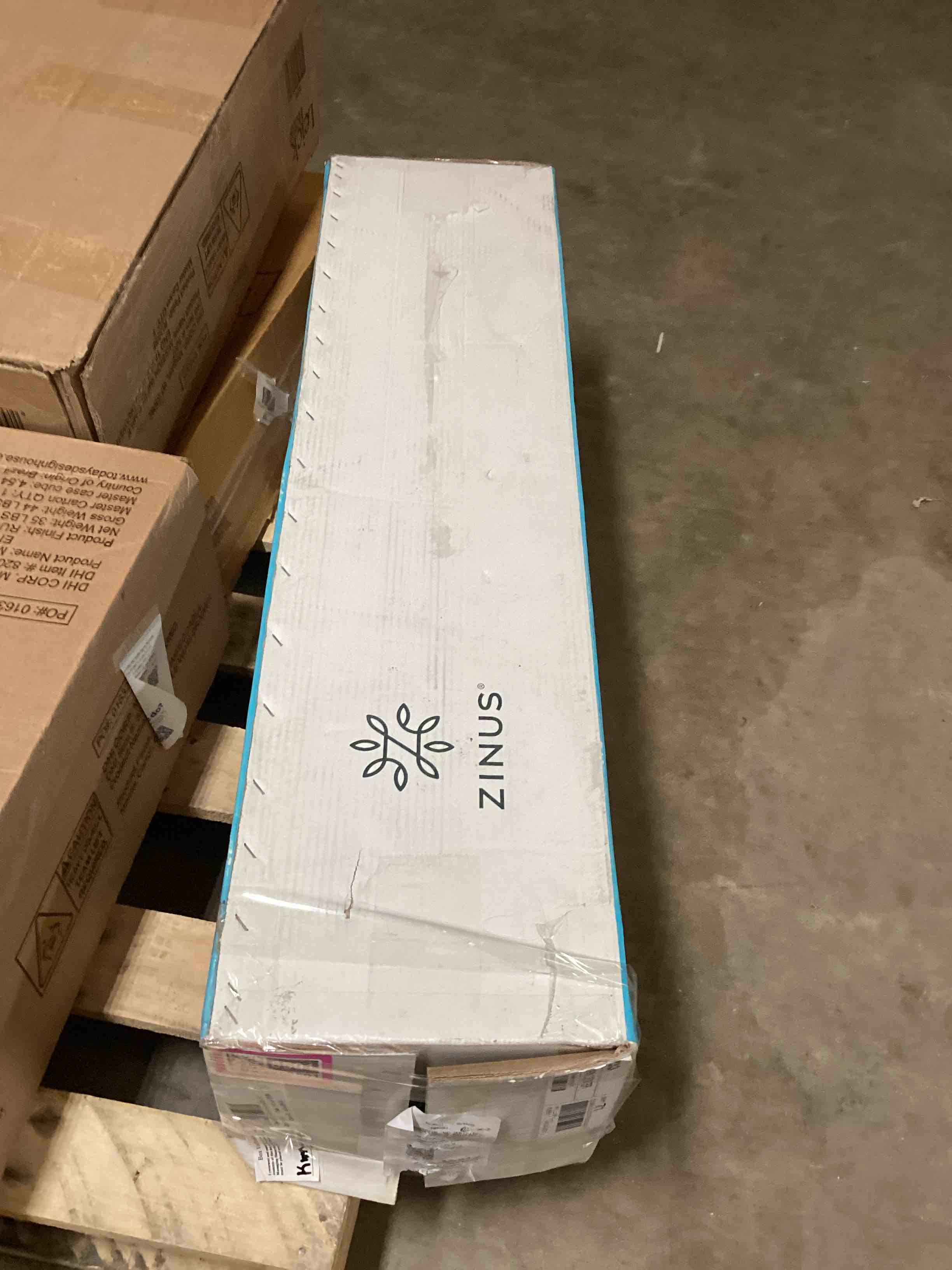 Condition photo showing Good Condition for zinus twin xl mattress