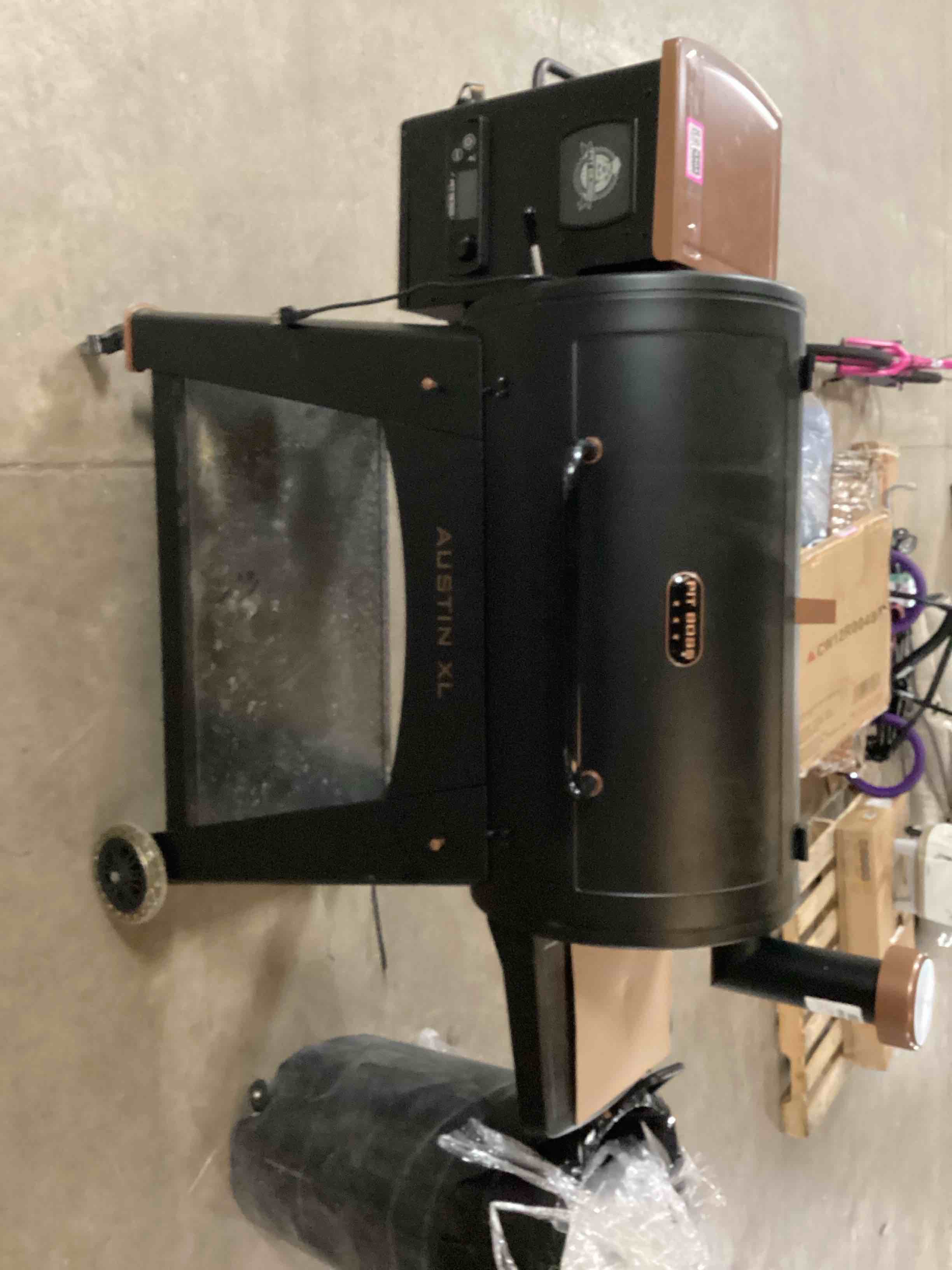 Condition photo showing Good Condition for pit boss austin xl smoker