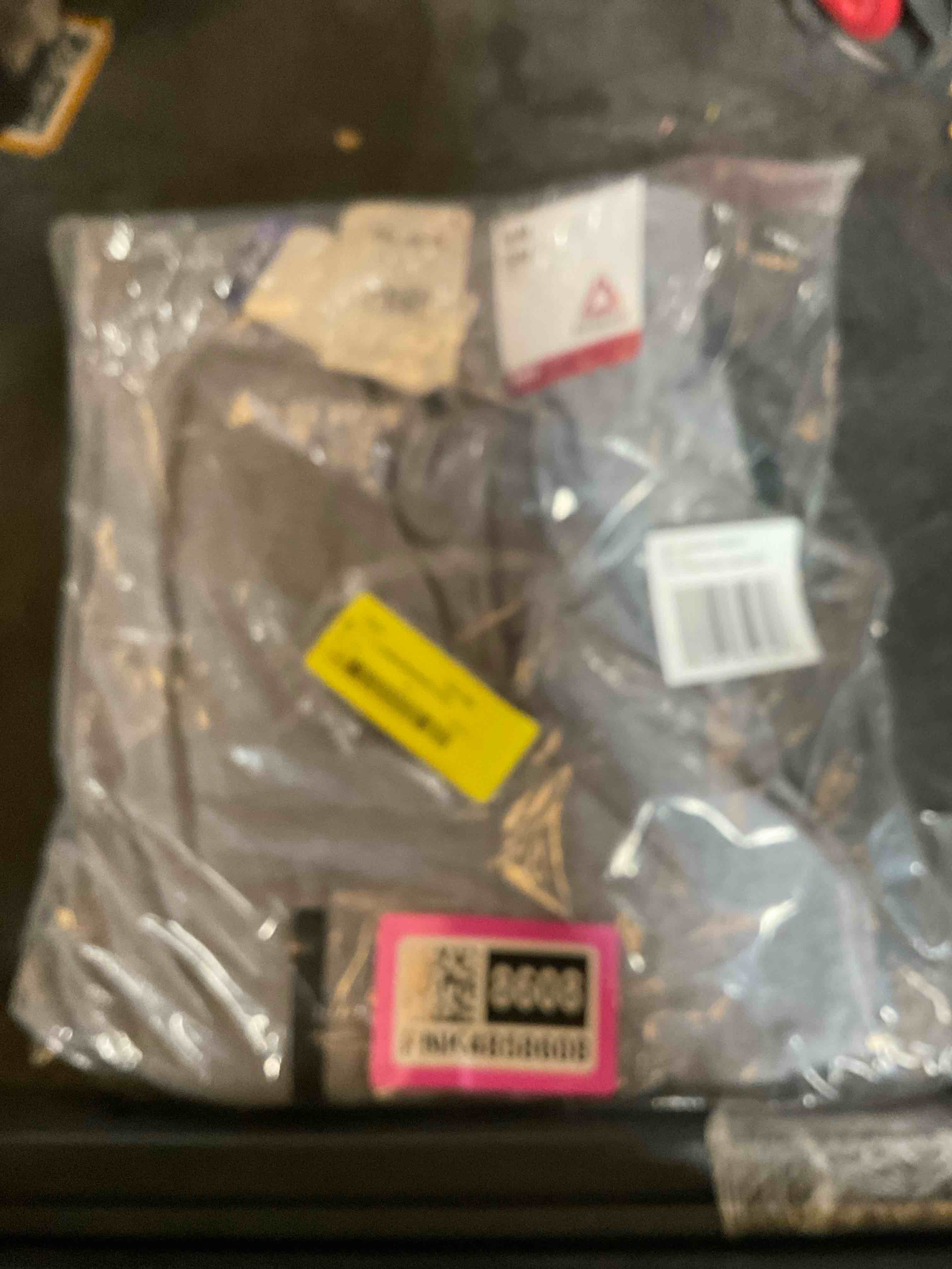 https://s3.amazonaws.com/lotting-images-prod/RustDustWanderlust/PNK4858608_1777583733139.jpeg