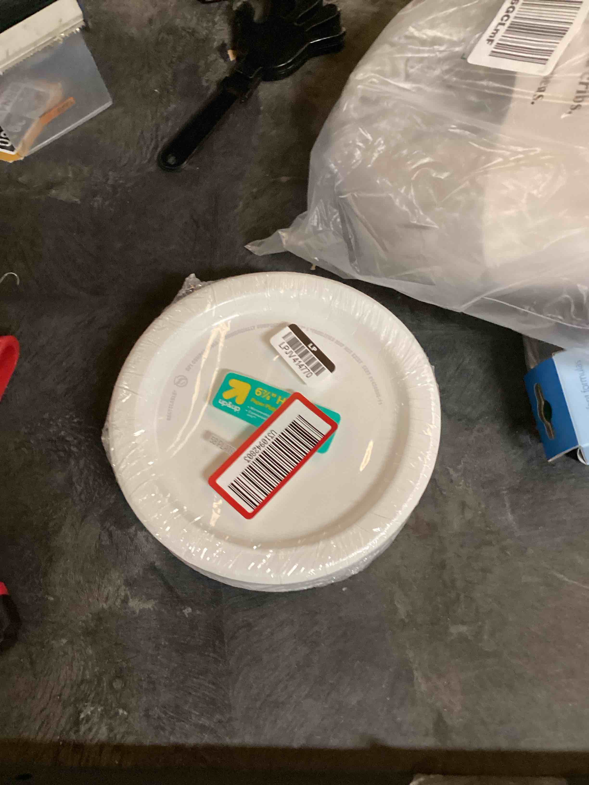 up&up paper plates