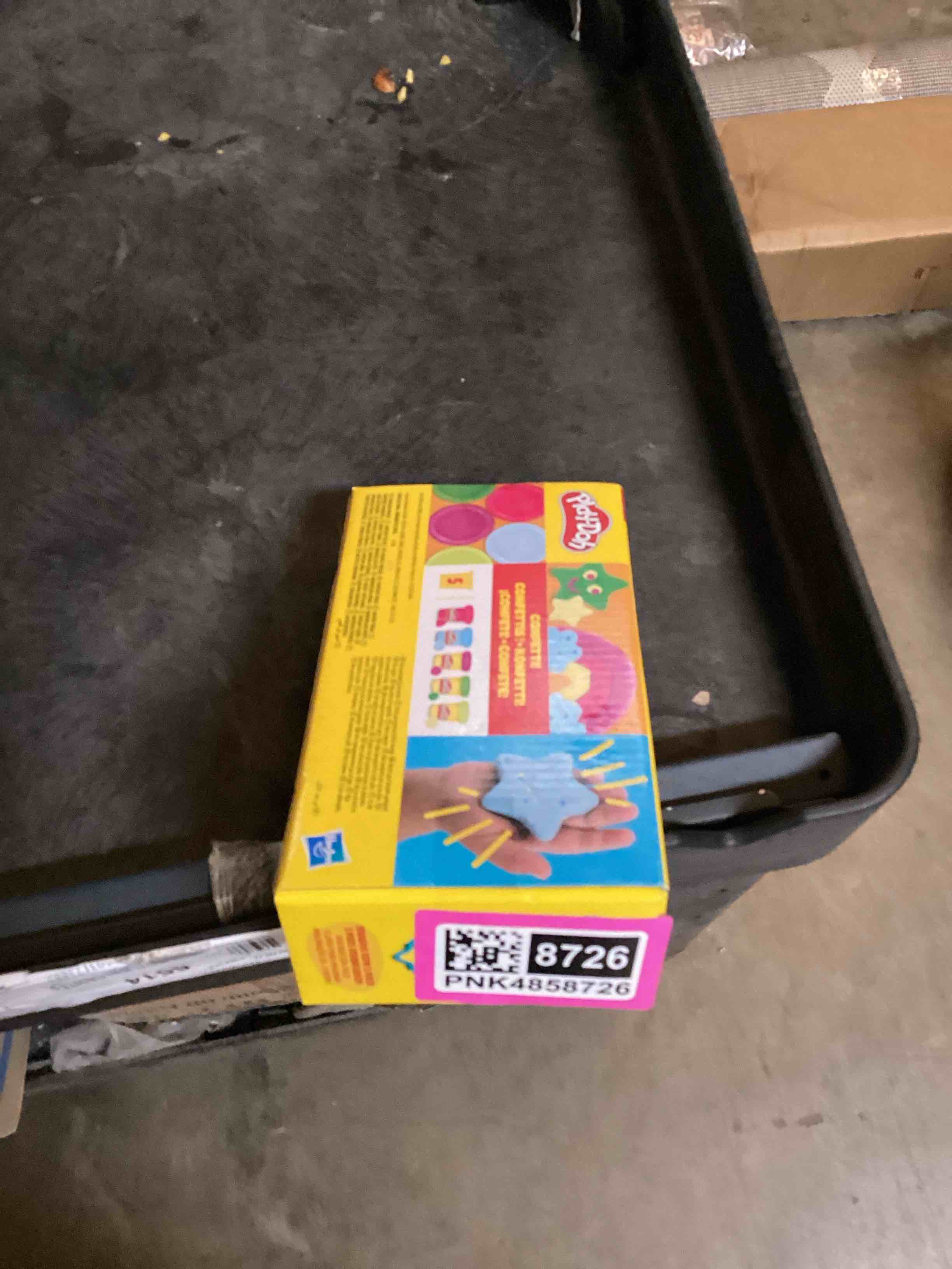 Condition photo showing Good Condition for 5 pcs play doh