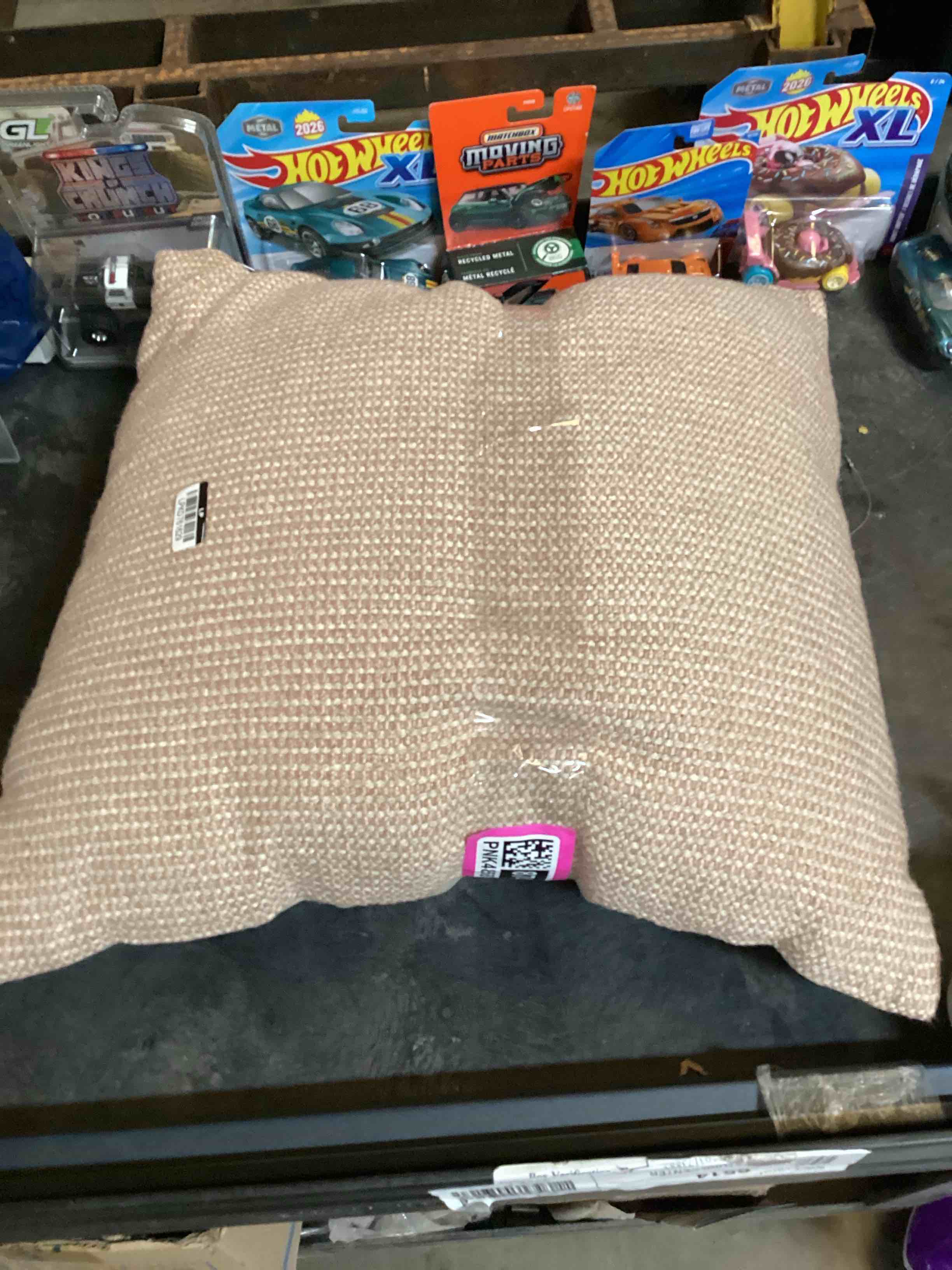 Condition photo showing Good Condition for pillow