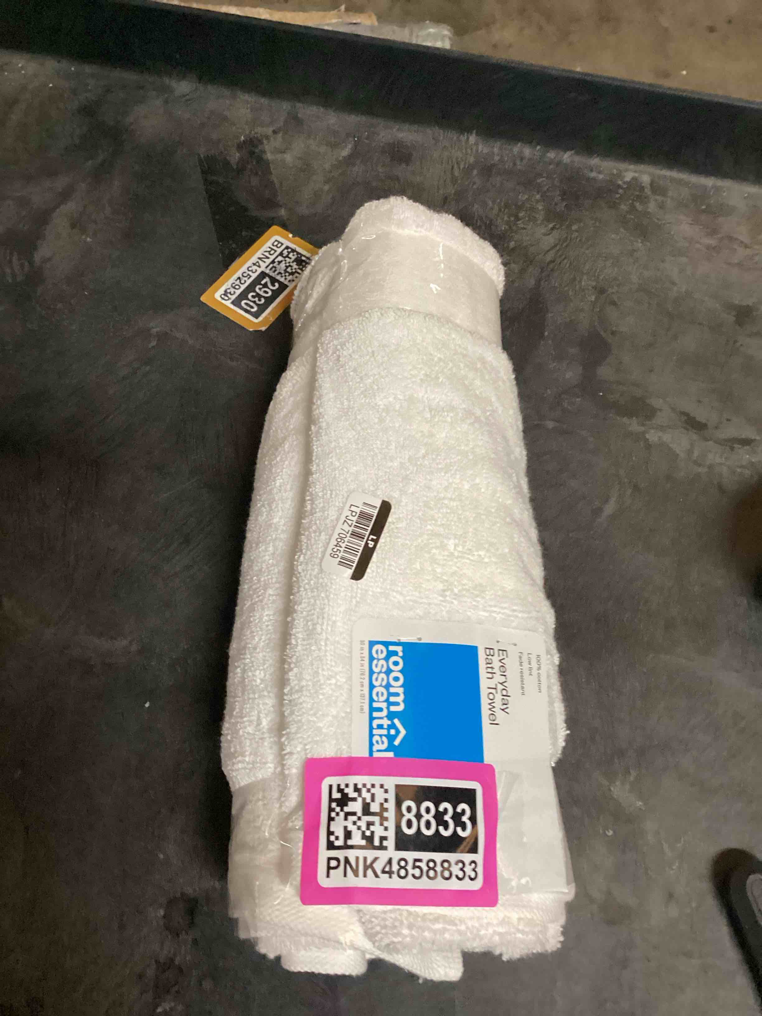 Condition photo showing Good Condition for room essentials bath towel 30”x54”