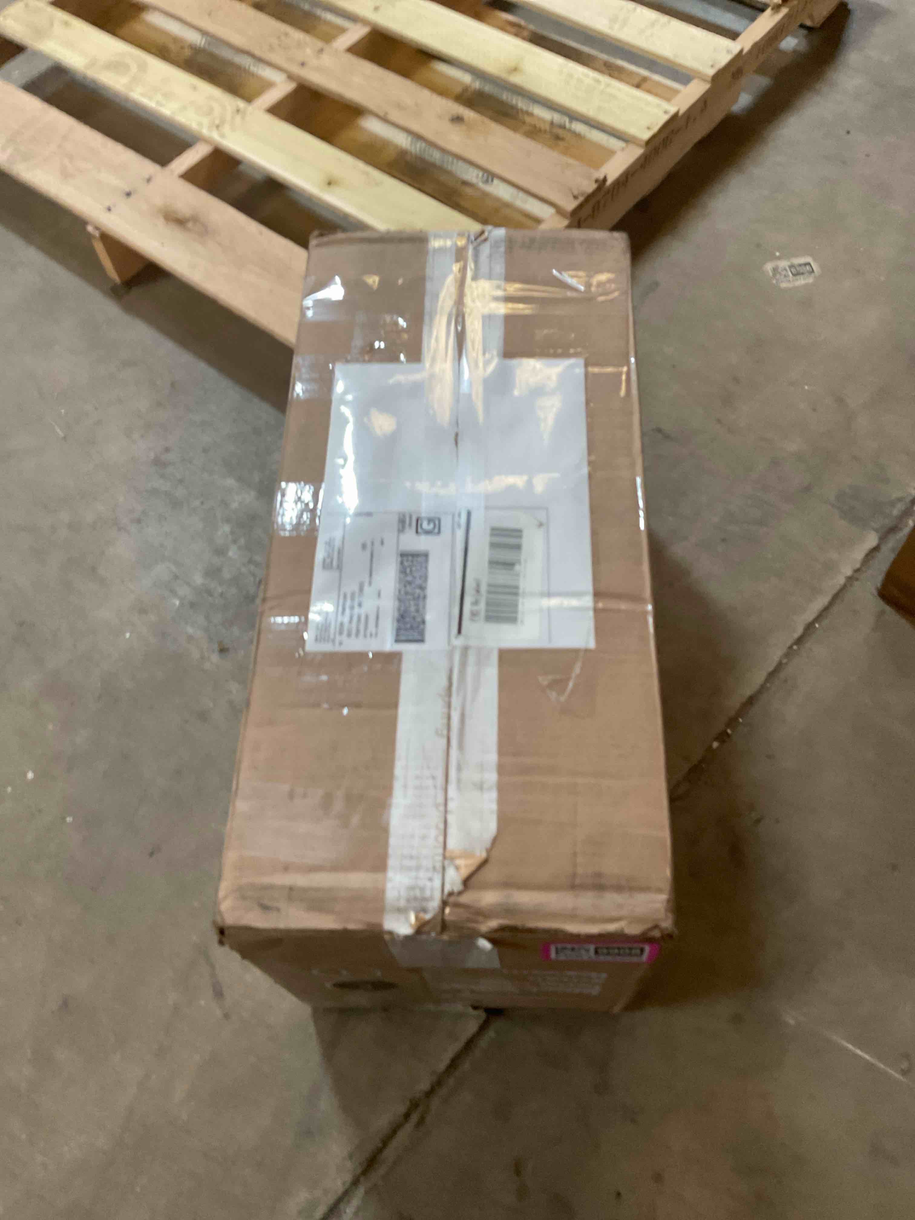 Condition photo showing Good Condition for planter box black